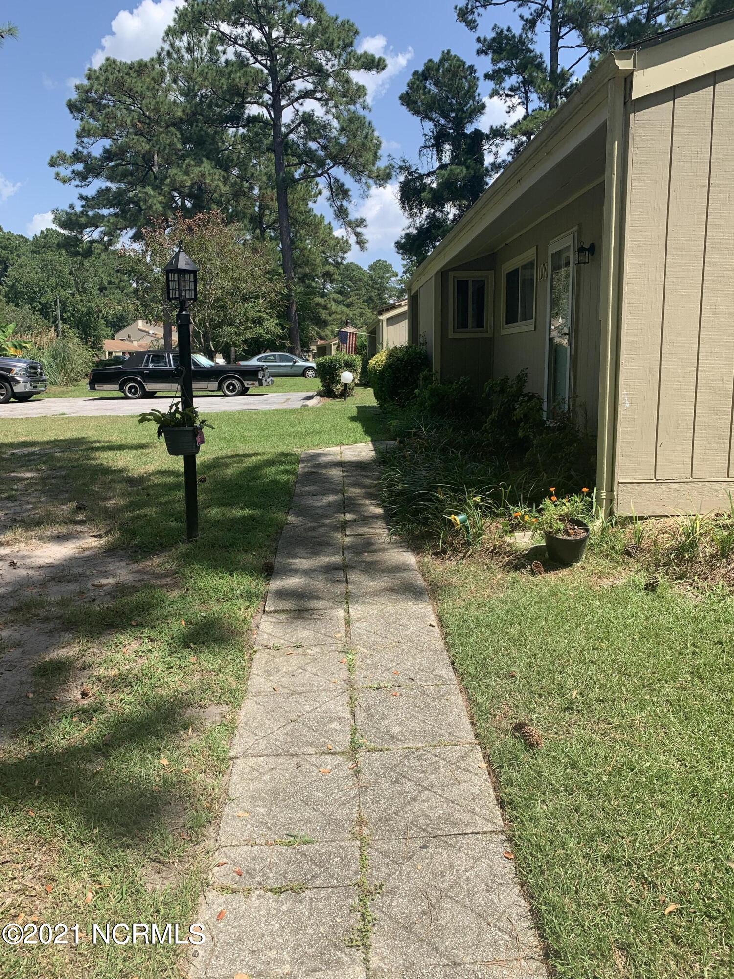 107 Quarterdeck Townes Property Photo 1