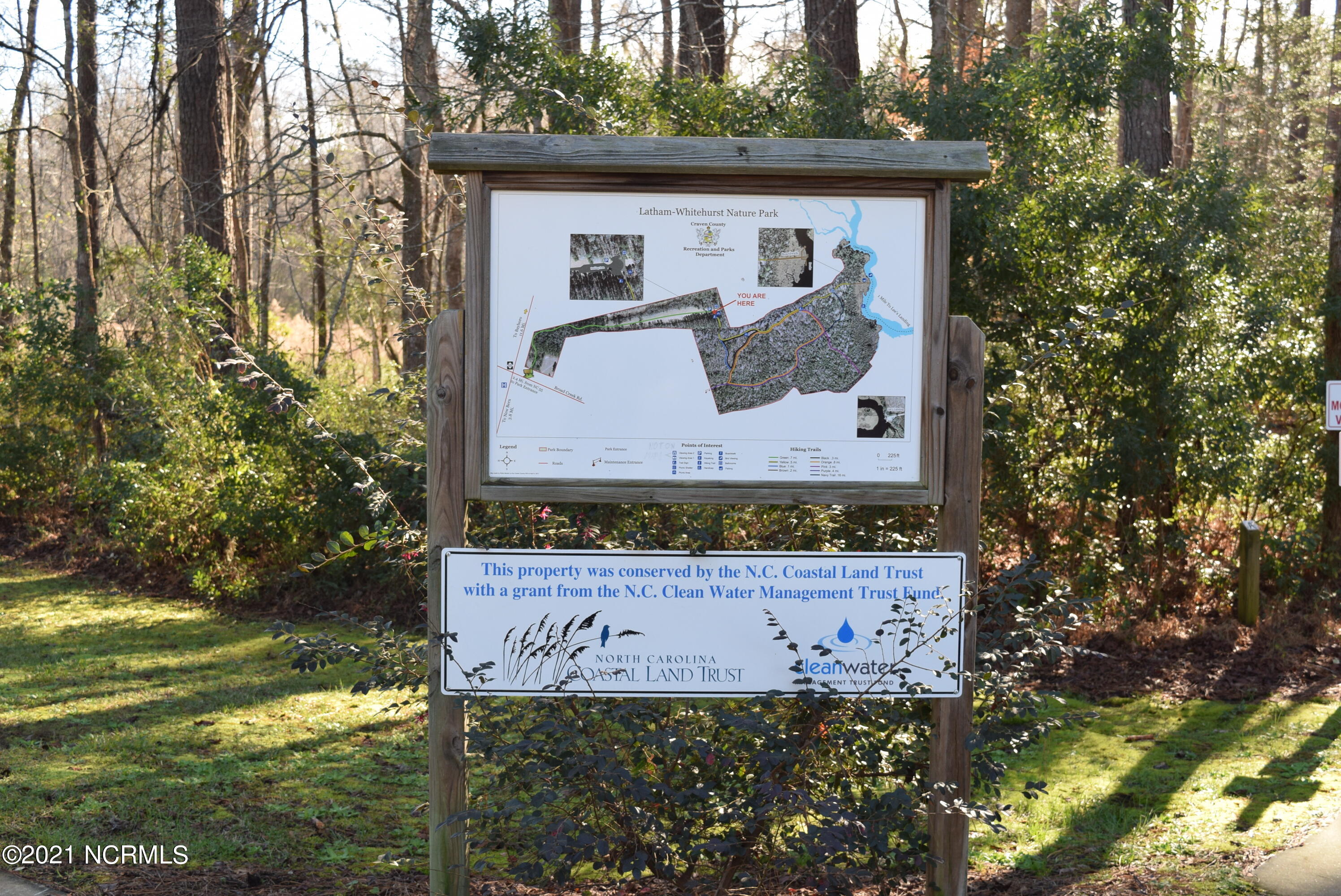 185 Finch Lane Property Photo 6