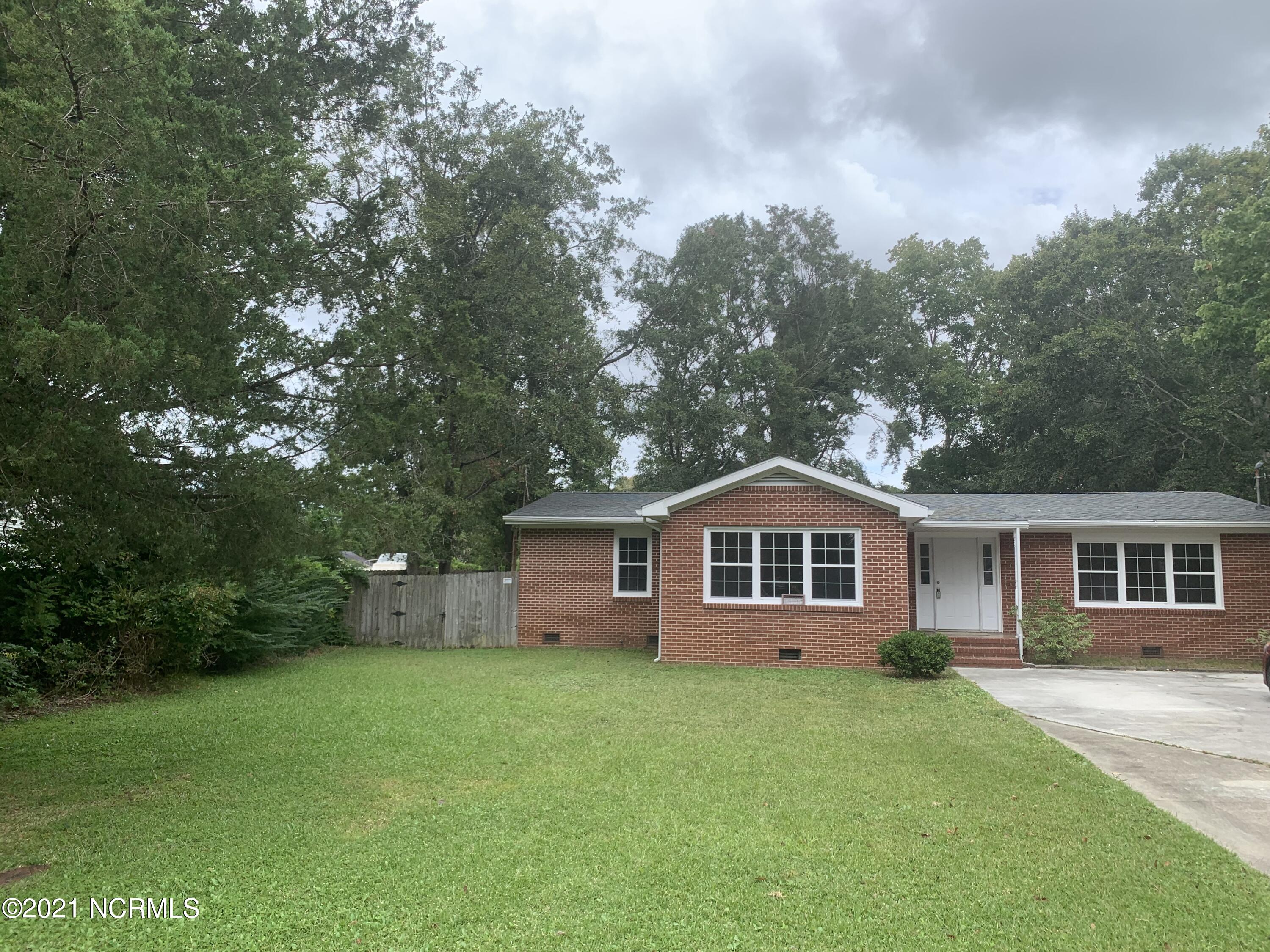 2909 Newport Circle Property Photo 1
