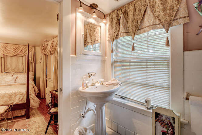 1704 Market Street Property Photo 34