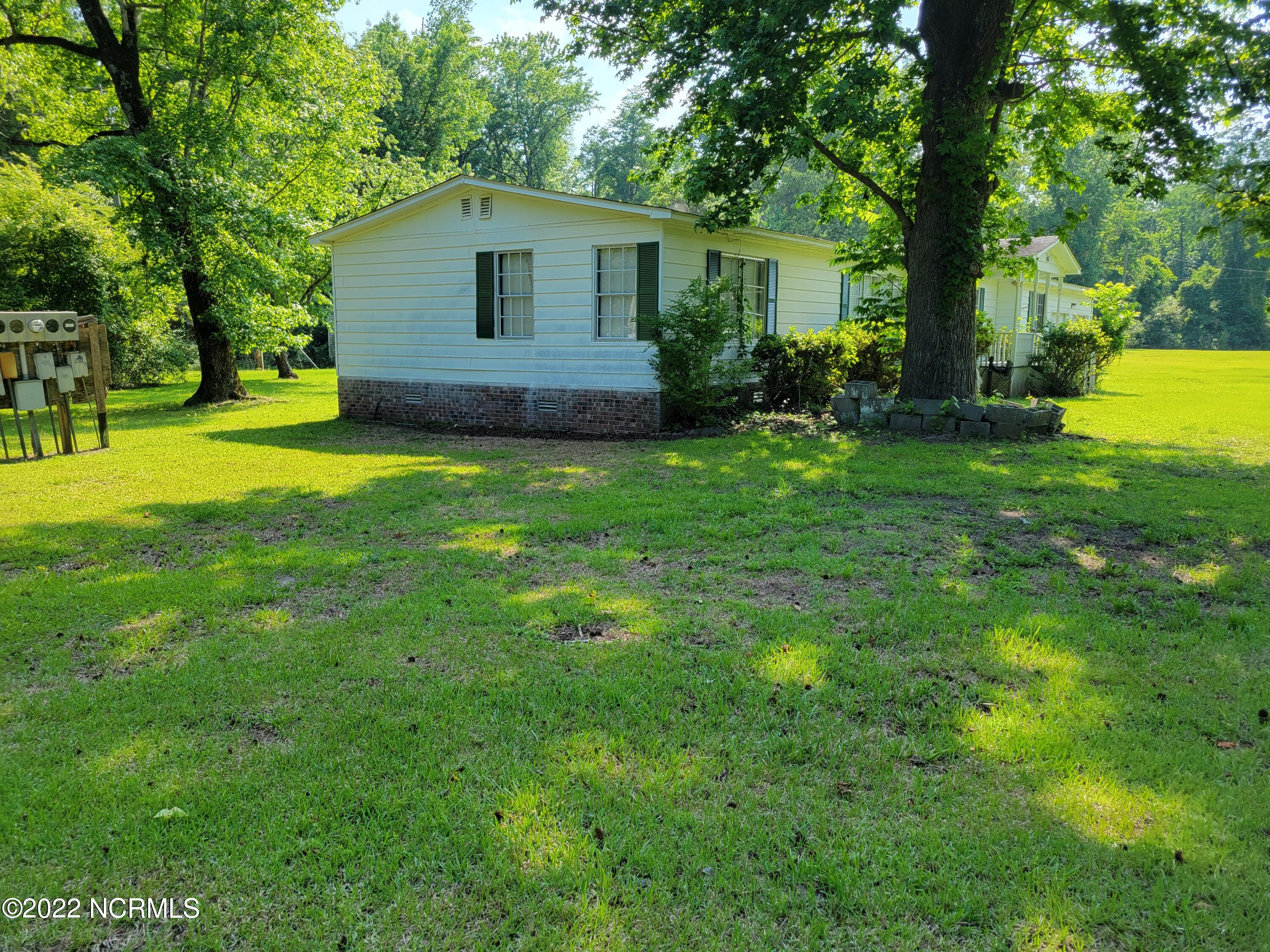 572 Main Street Property Photo 3