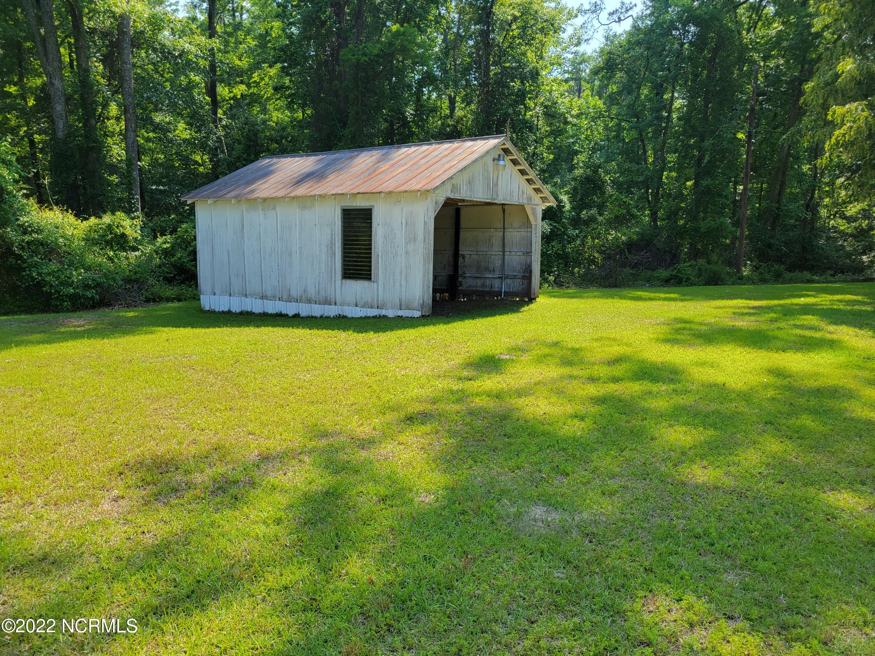 572 Main Street Property Photo 6