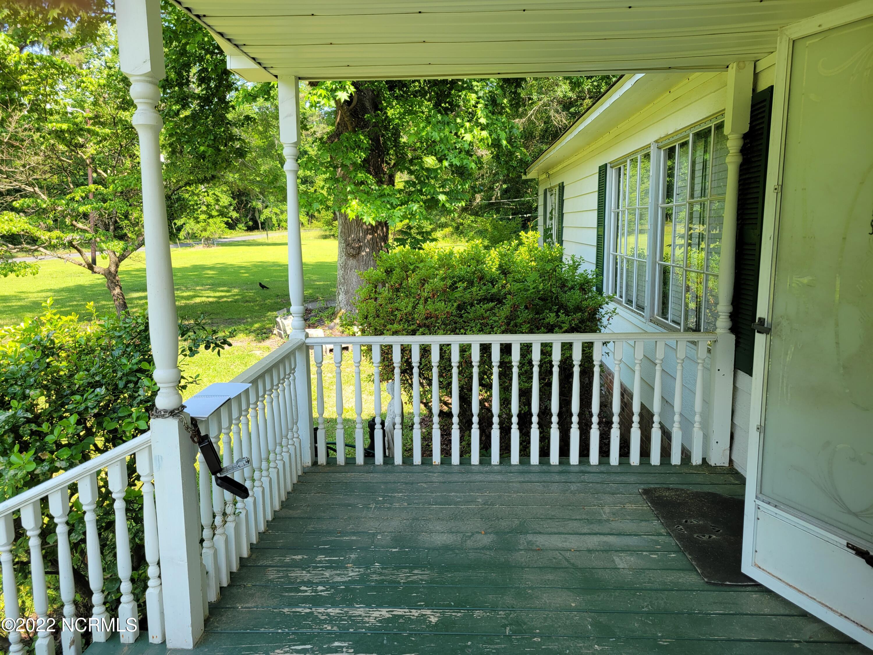 572 Main Street Property Photo 7