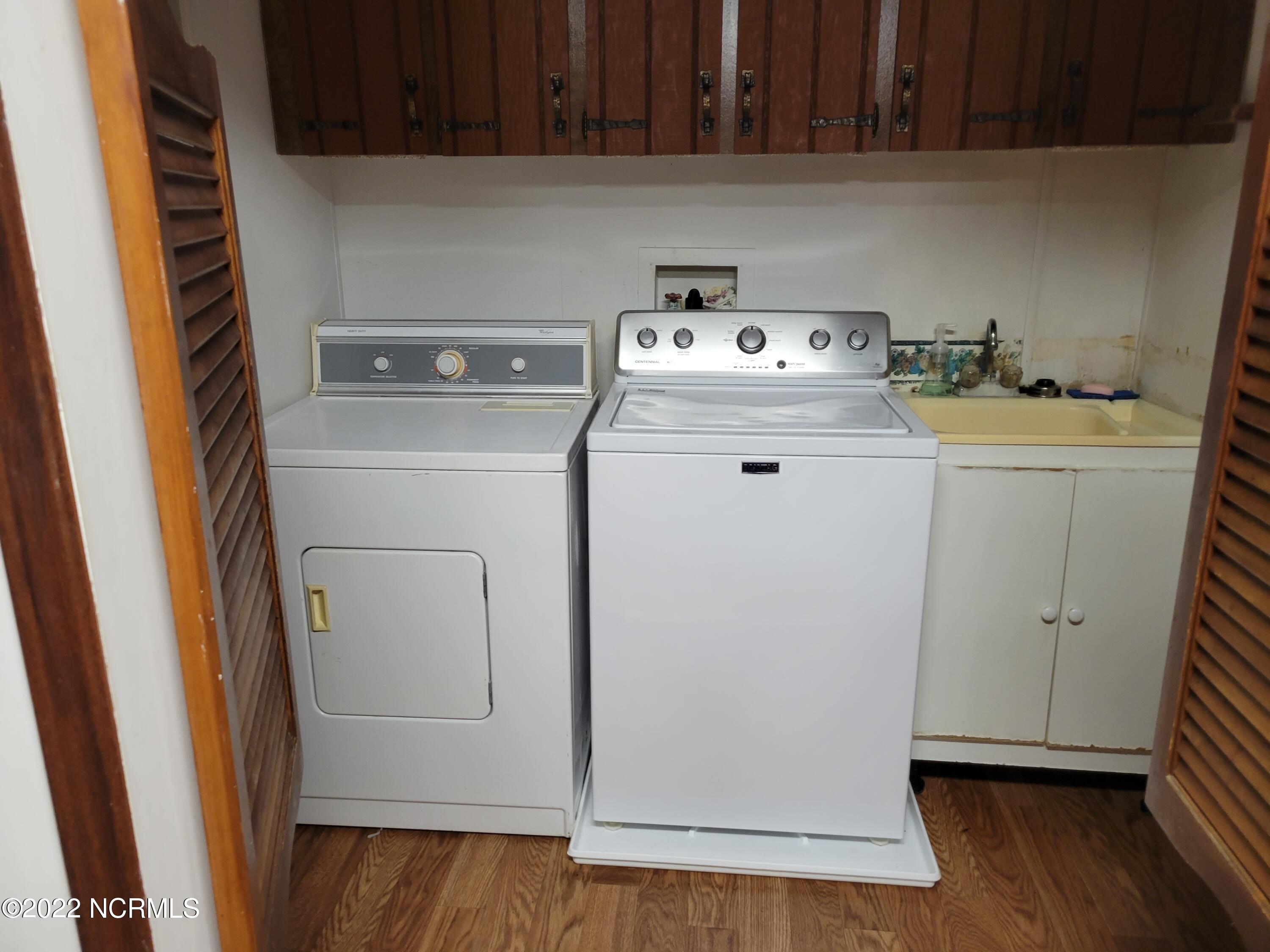 572 Main Street Property Photo 14