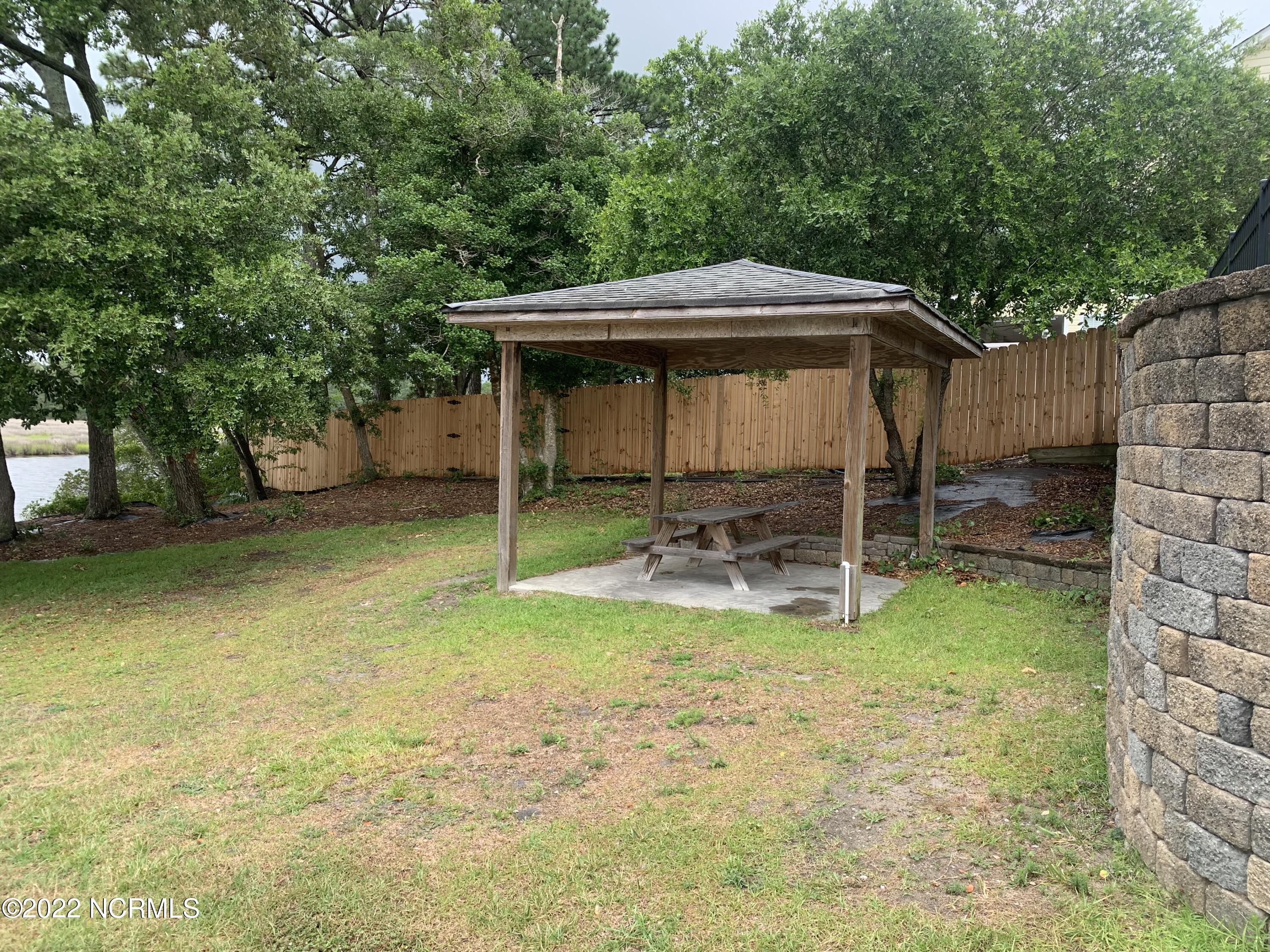 276 E Ivybridge Drive Property Photo 12