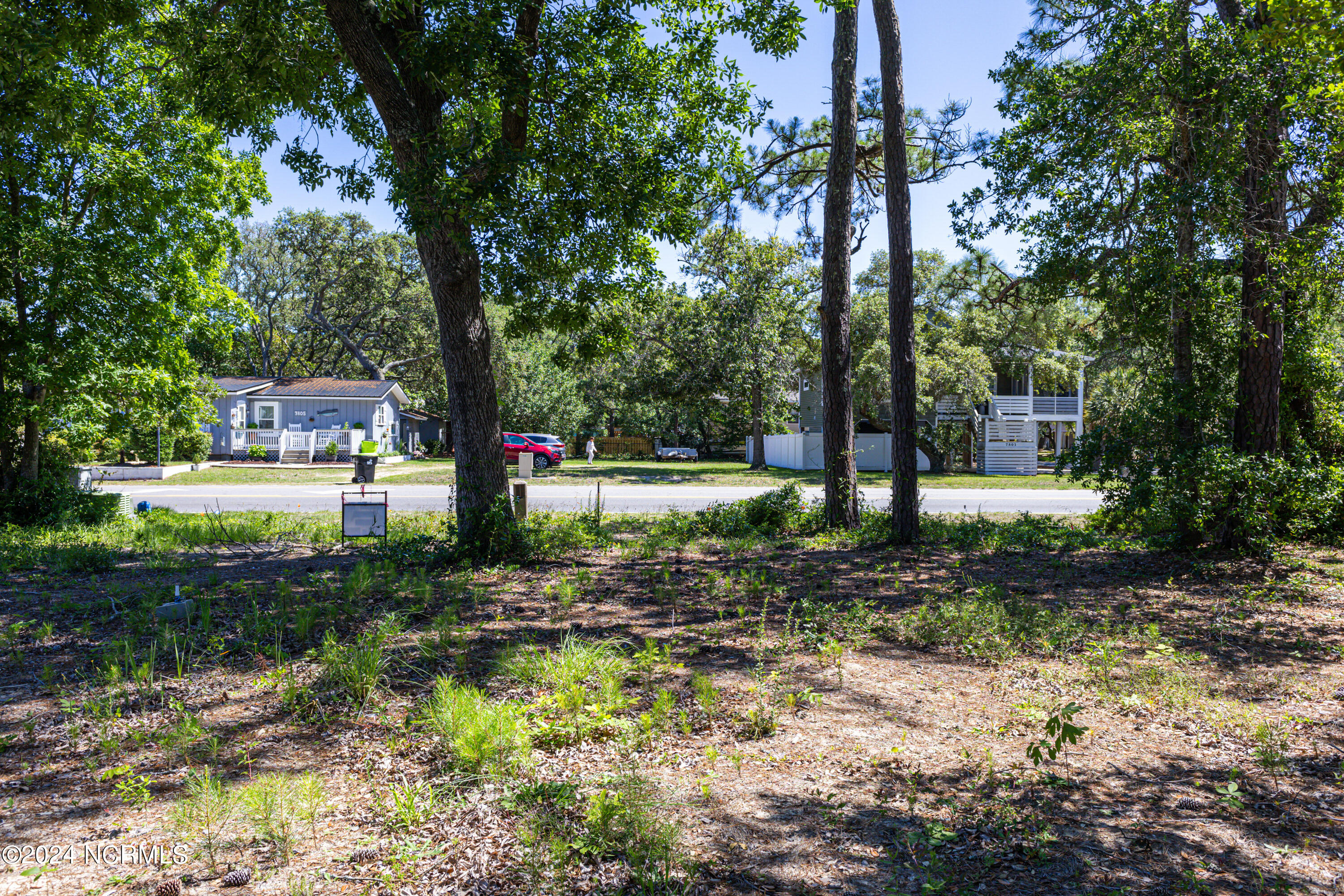 7804 E Oak Island Drive Property Photo 2