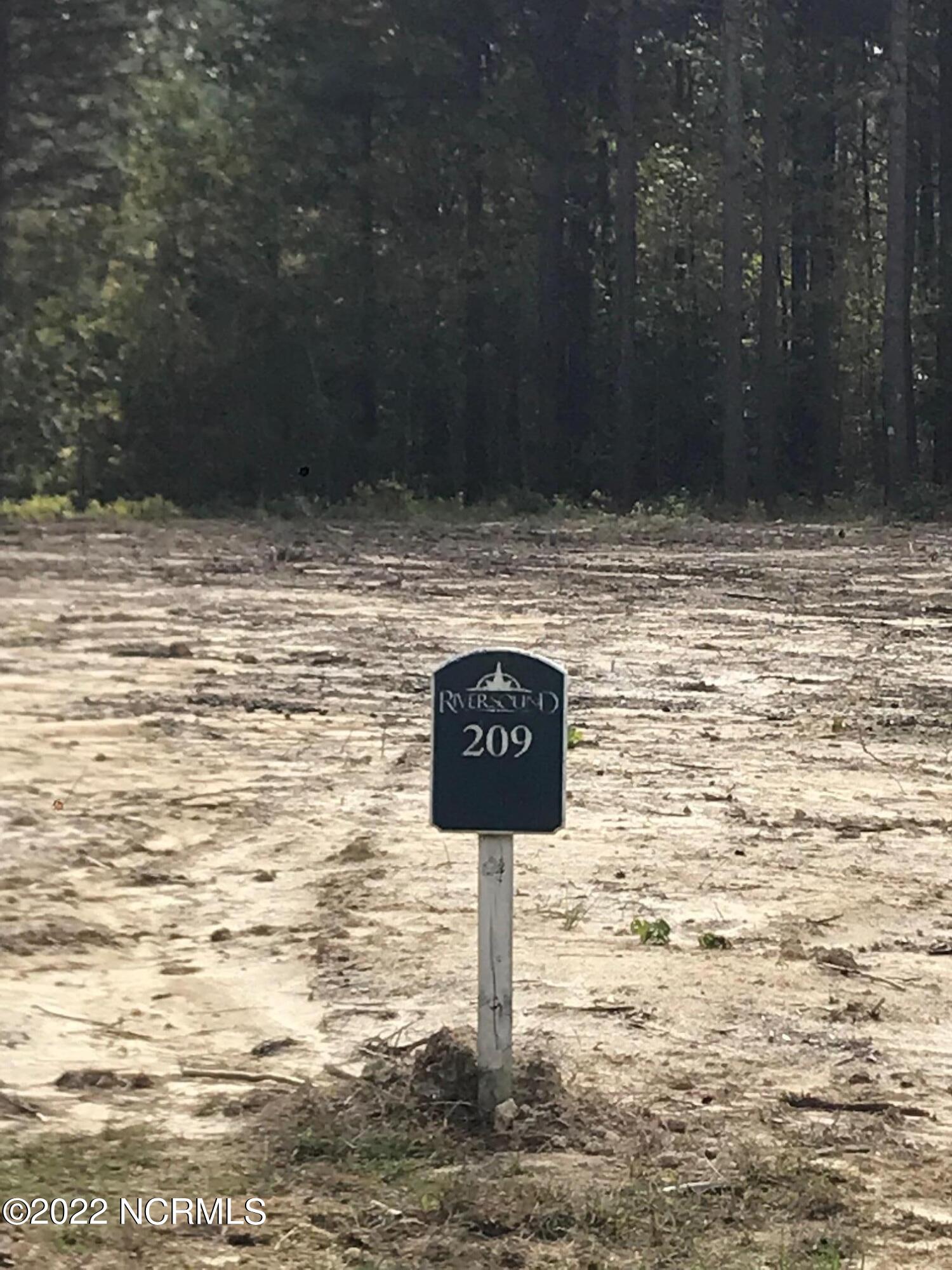 412 Plumtree Circle Property Photo 2
