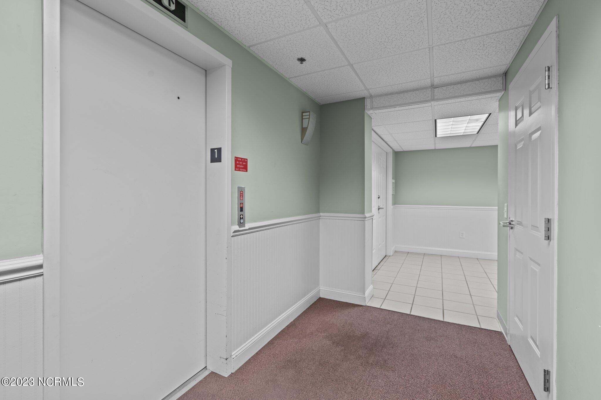 327 N Queen Street Property Photo 20