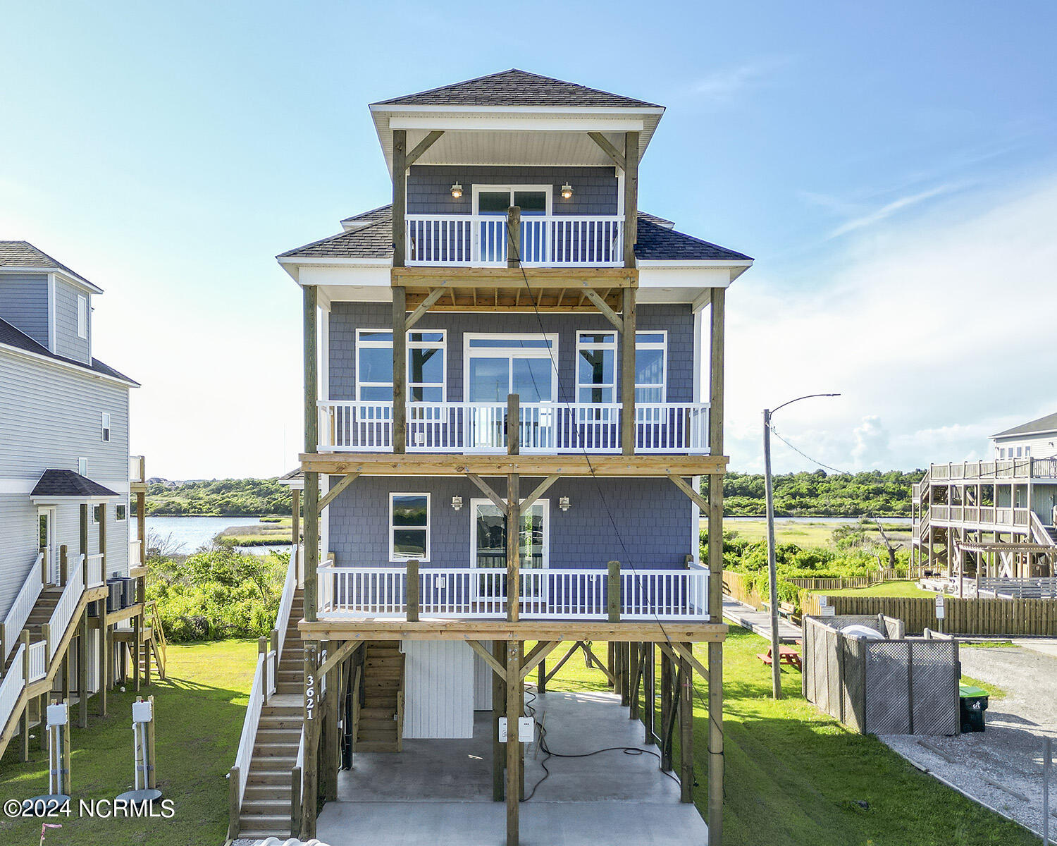 3621 Island Drive Property Photo 1