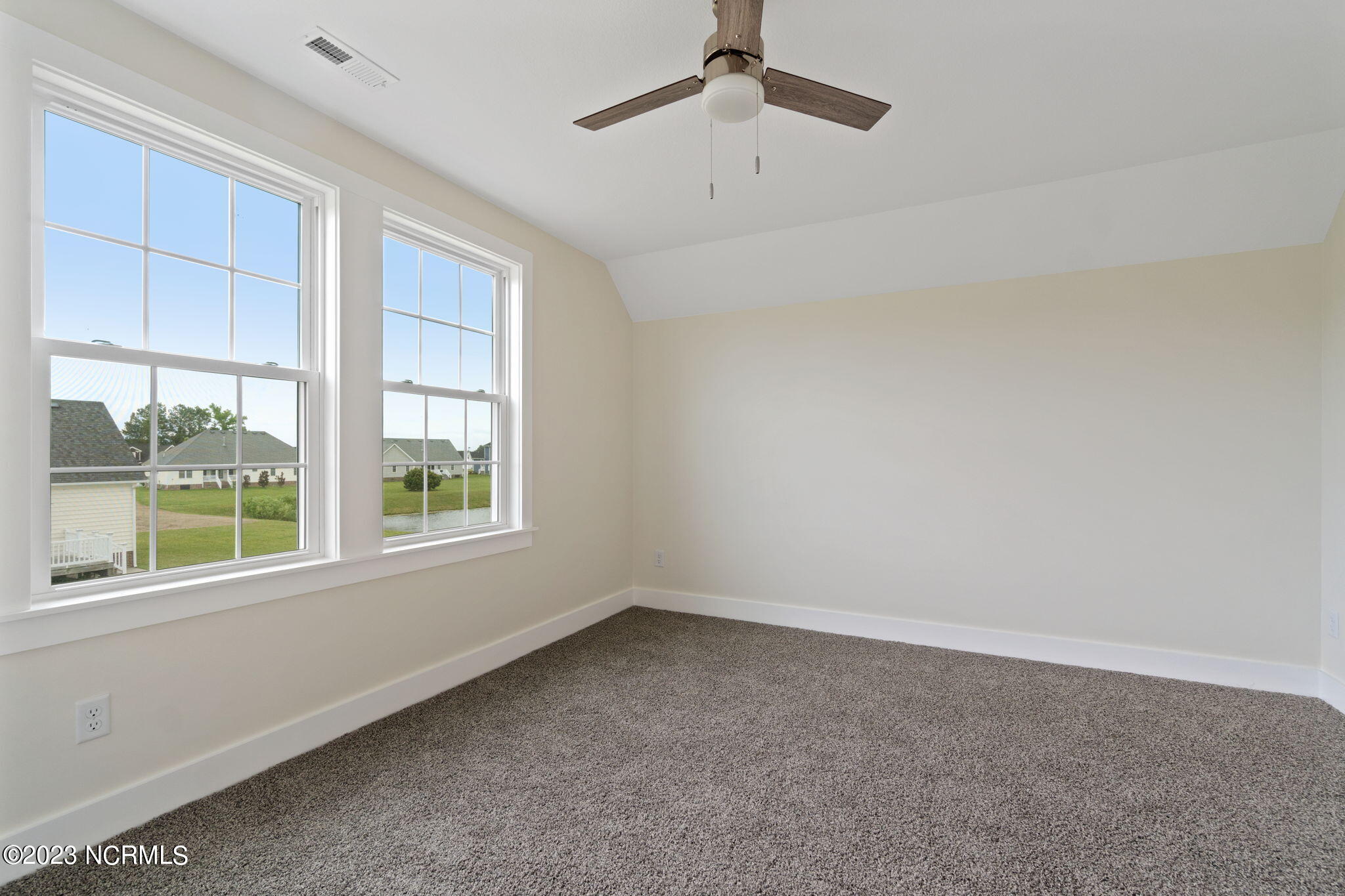 Charleston Spinnaker Street Property Photo 36