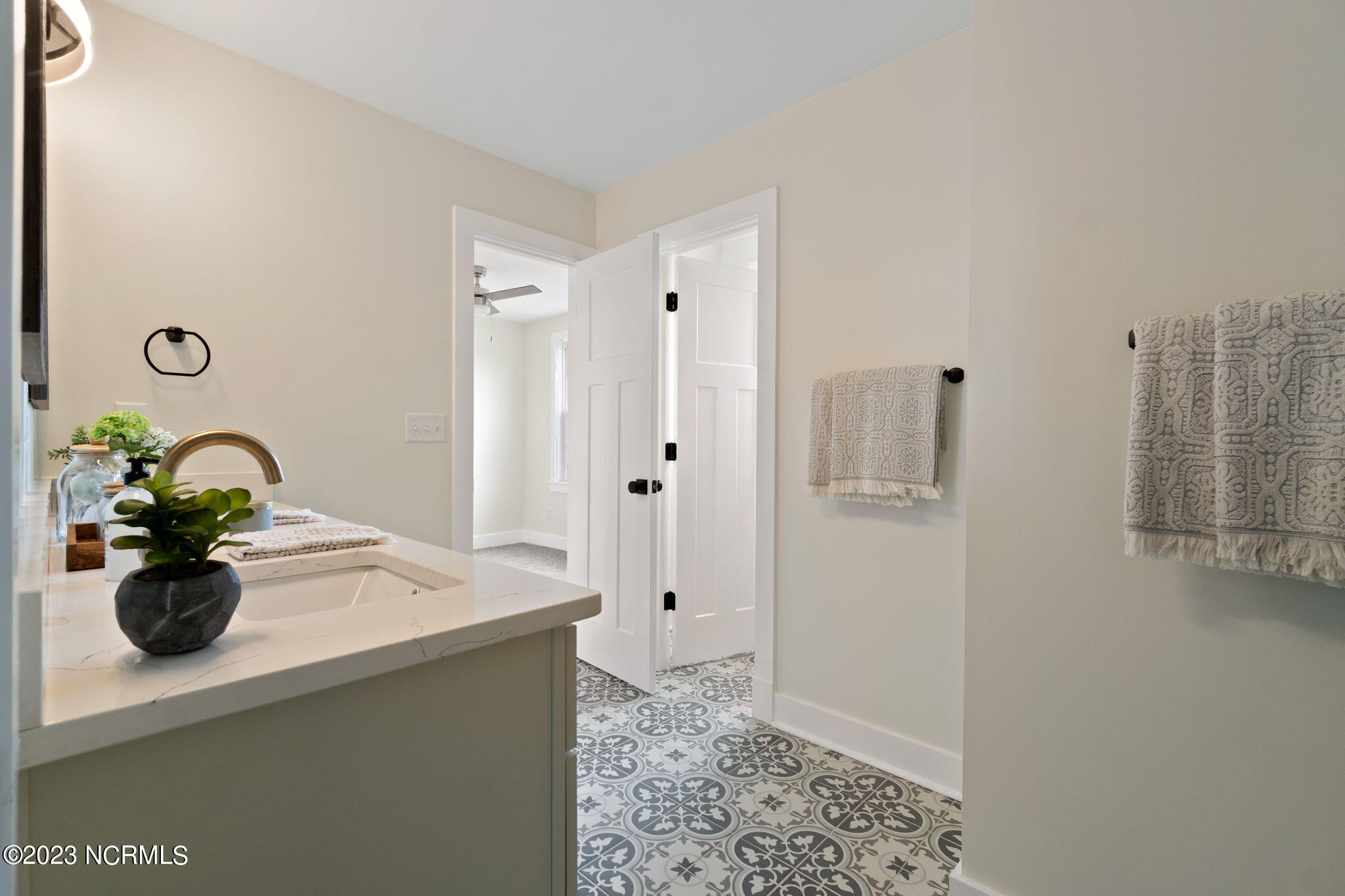 Charleston Spinnaker Street Property Photo 39