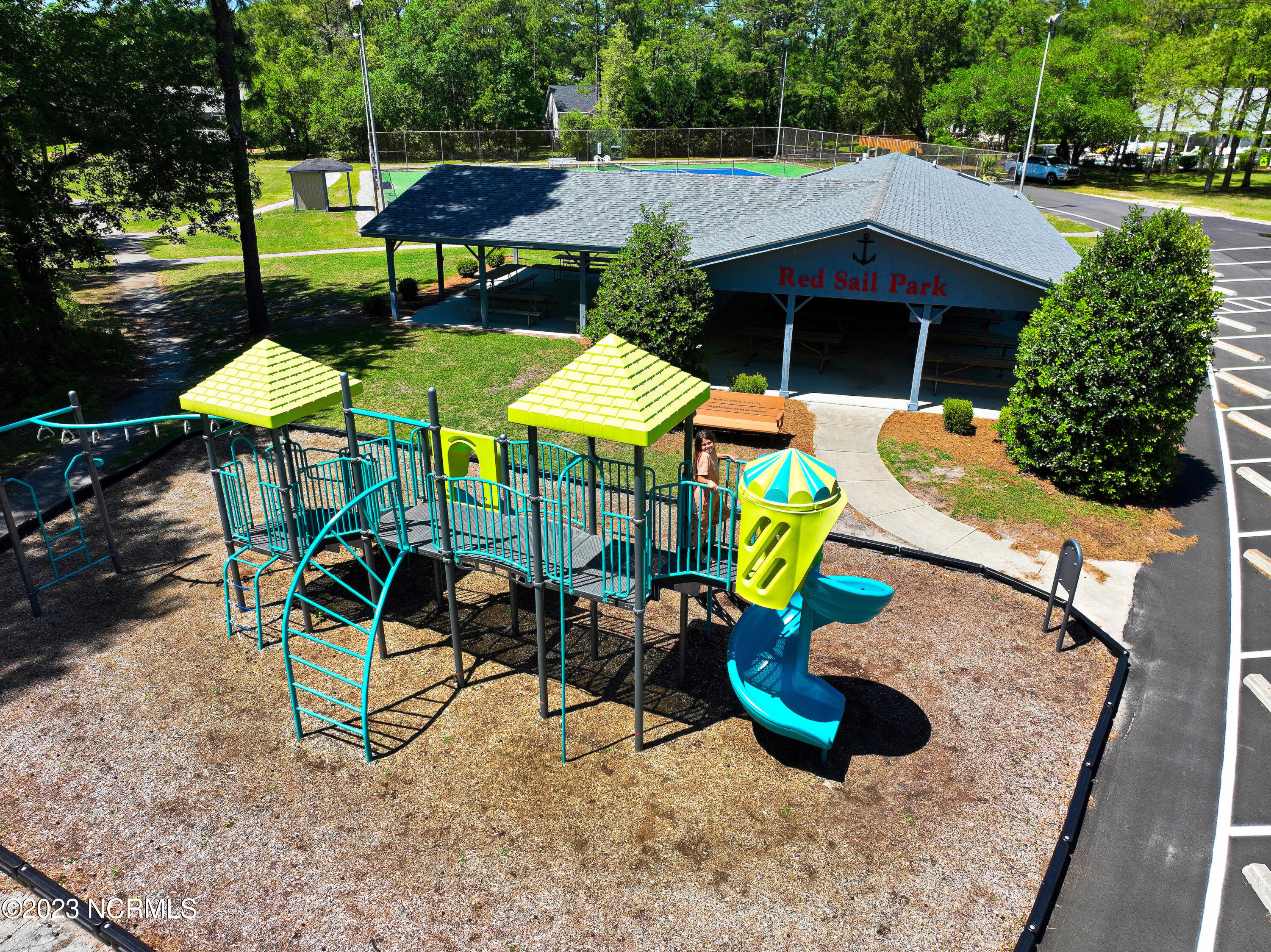 910 Bee Tree Court Property Photo 28