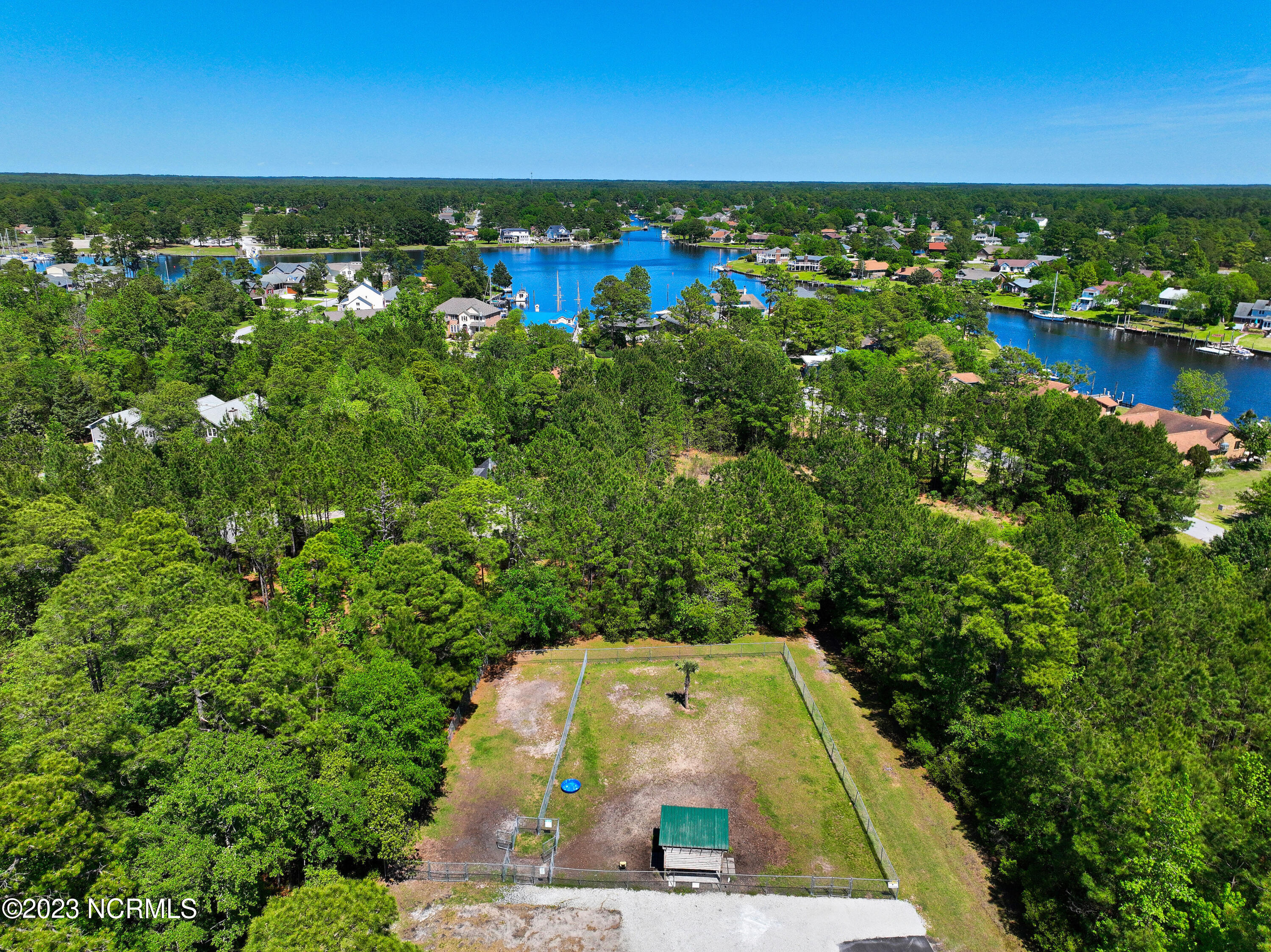 910 Bee Tree Court Property Photo 36