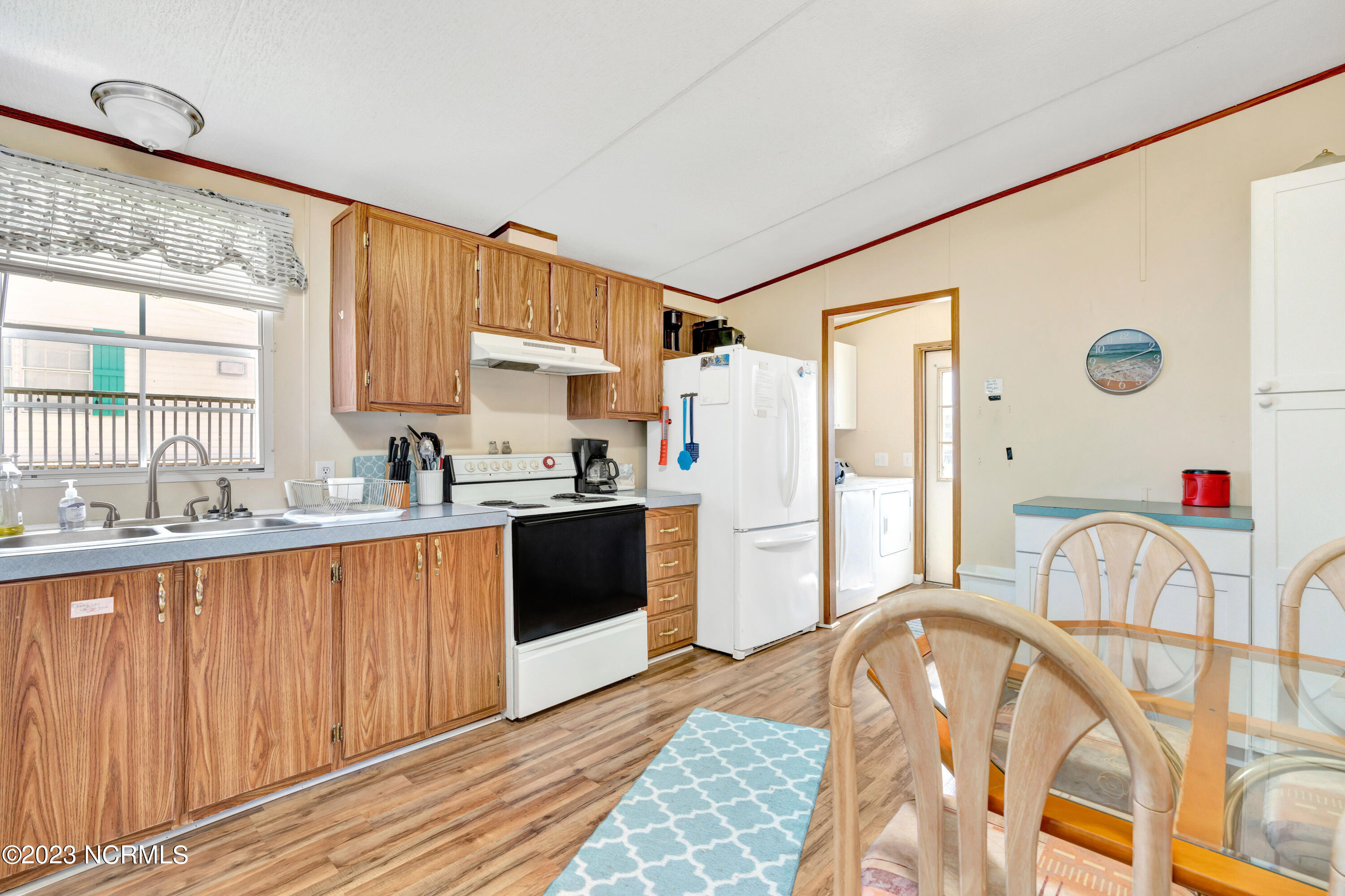 3065 3rd Street Property Photo 5