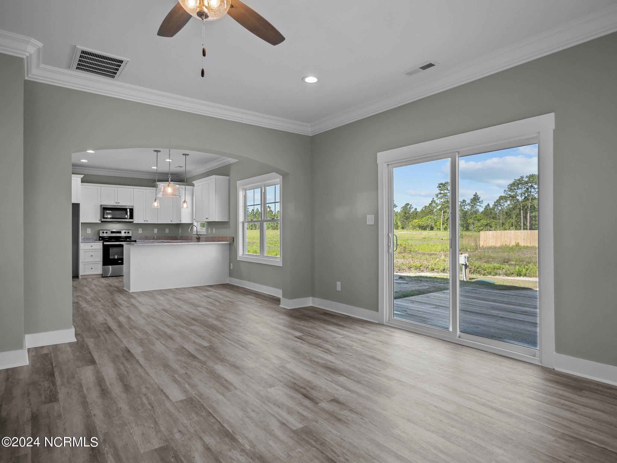 404 Bay Harbor Court Property Photo 6