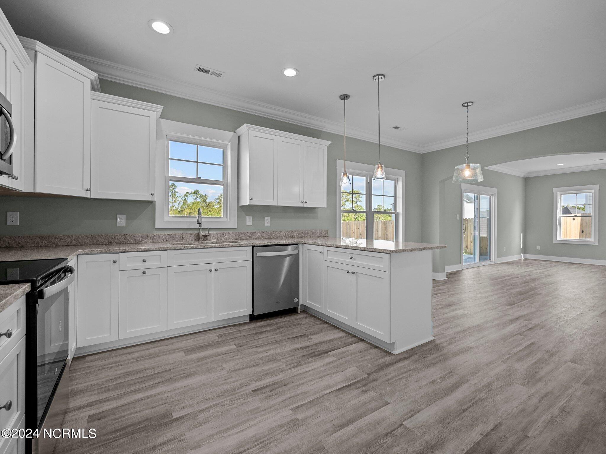 404 Bay Harbor Court Property Photo 8