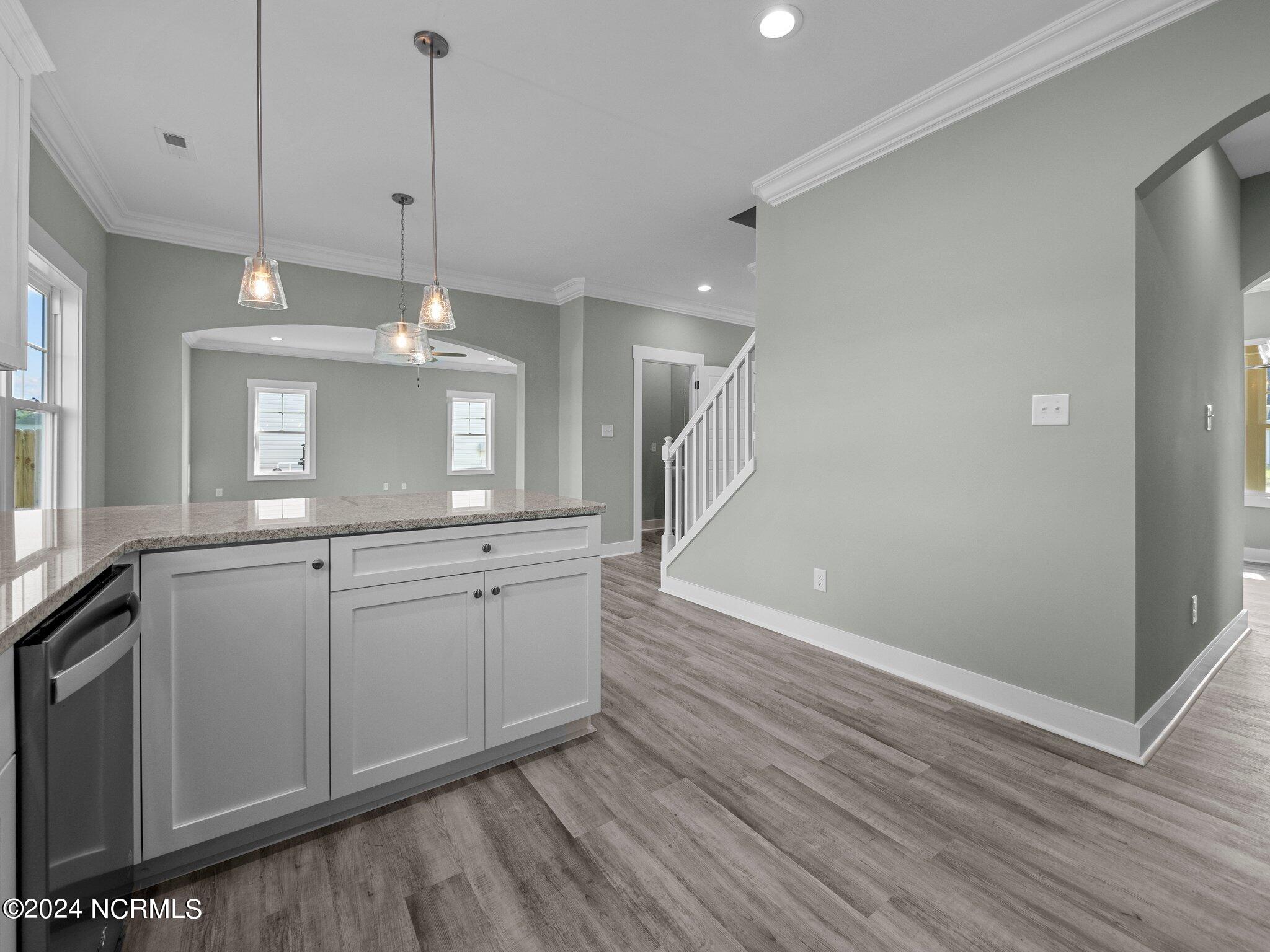 404 Bay Harbor Court Property Photo 9