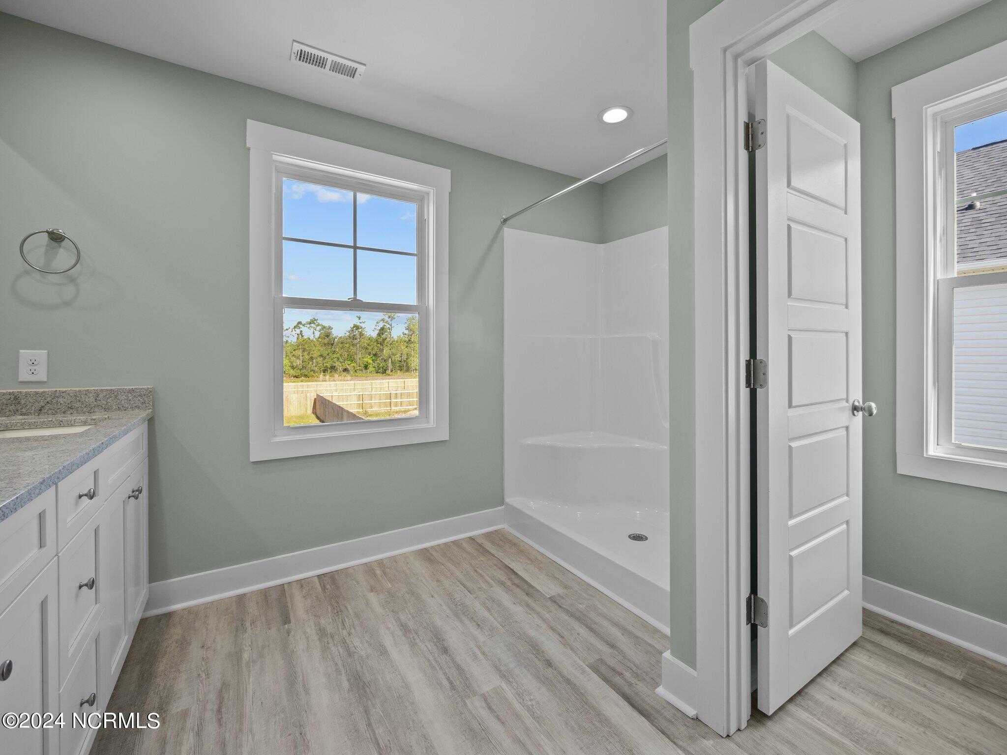 404 Bay Harbor Court Property Photo 18