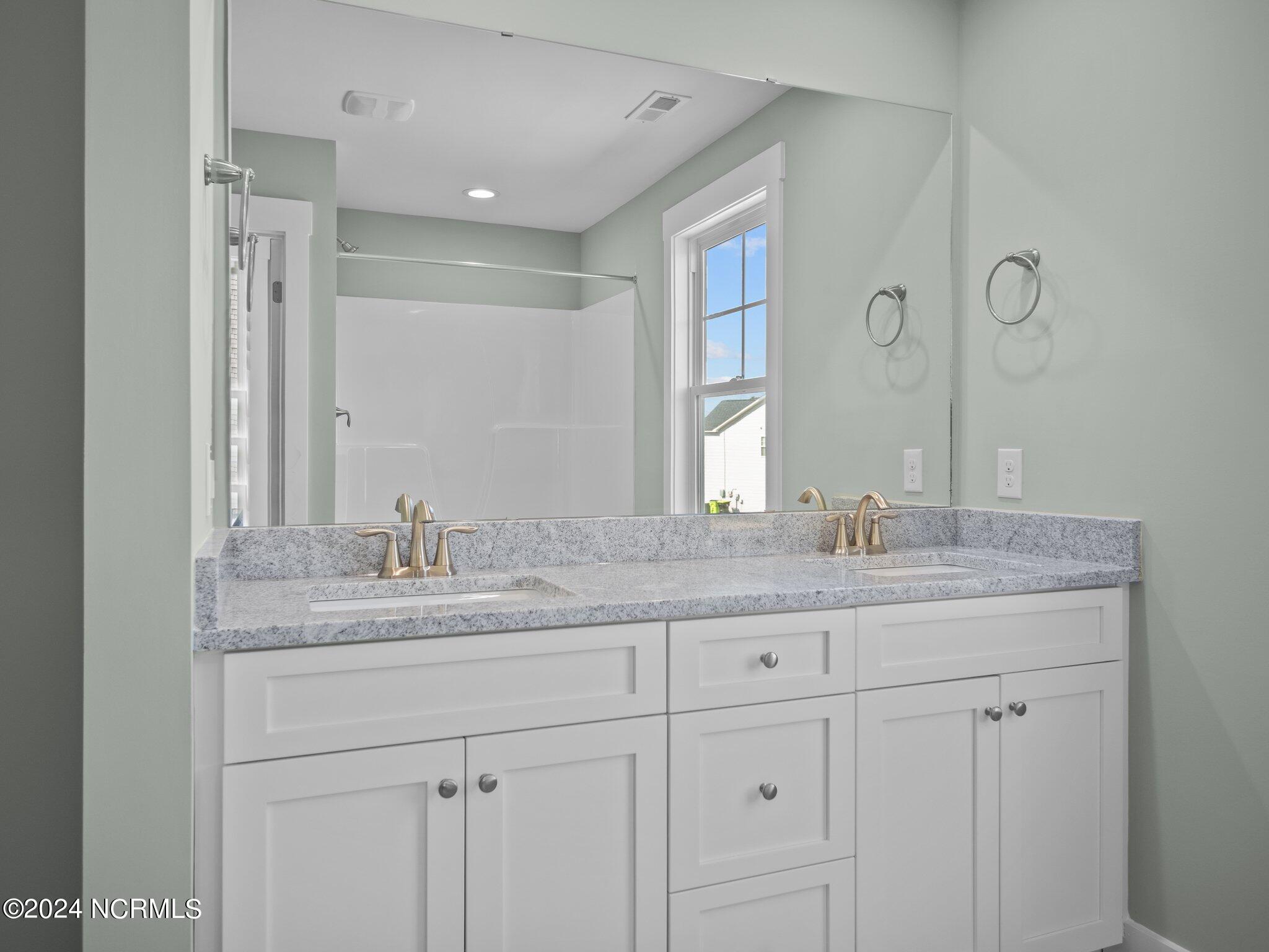 404 Bay Harbor Court Property Photo 19
