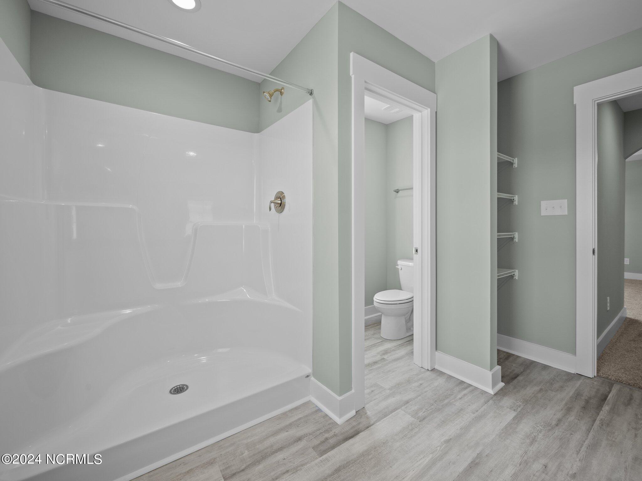 404 Bay Harbor Court Property Photo 20