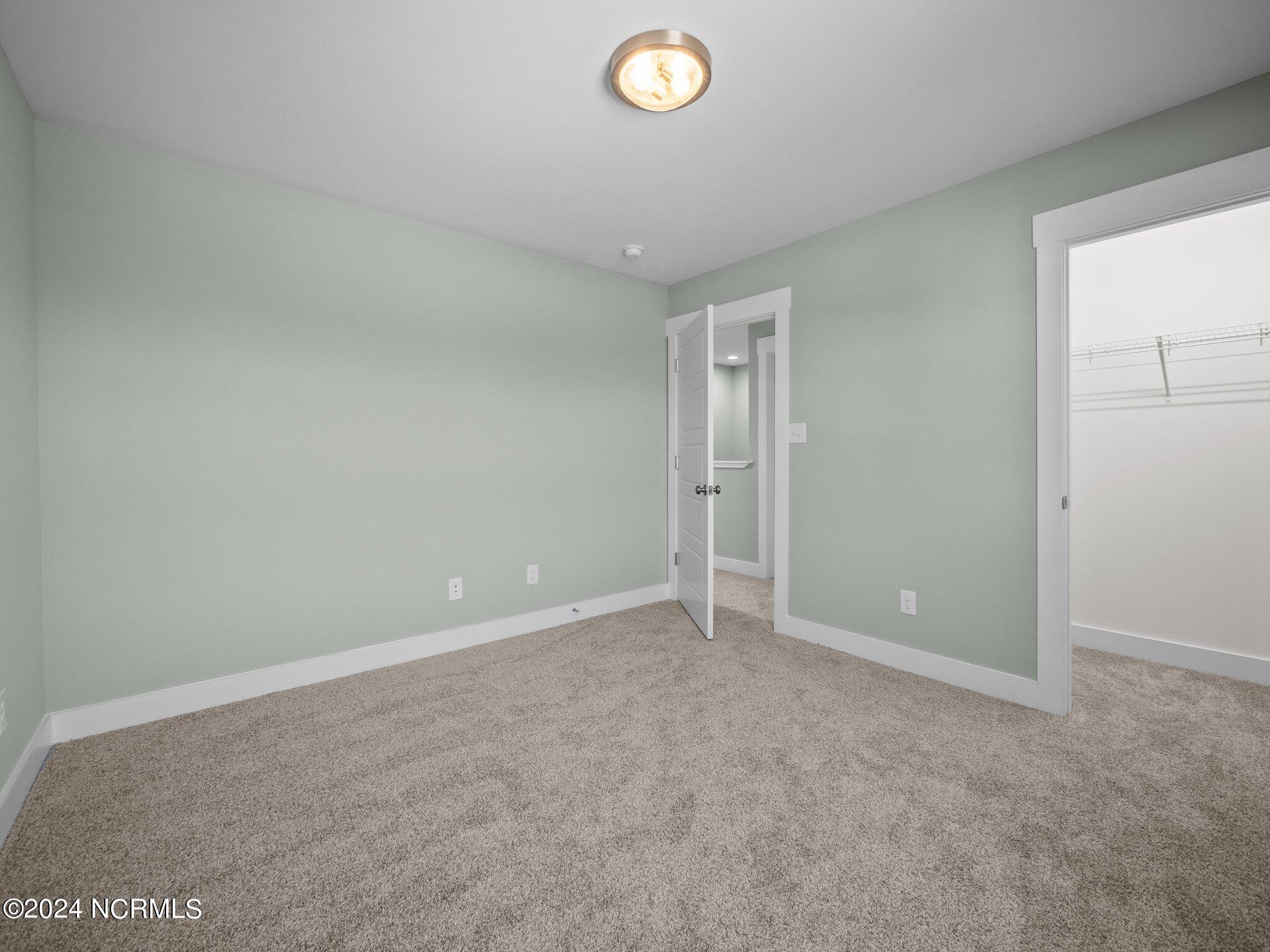 404 Bay Harbor Court Property Photo 28