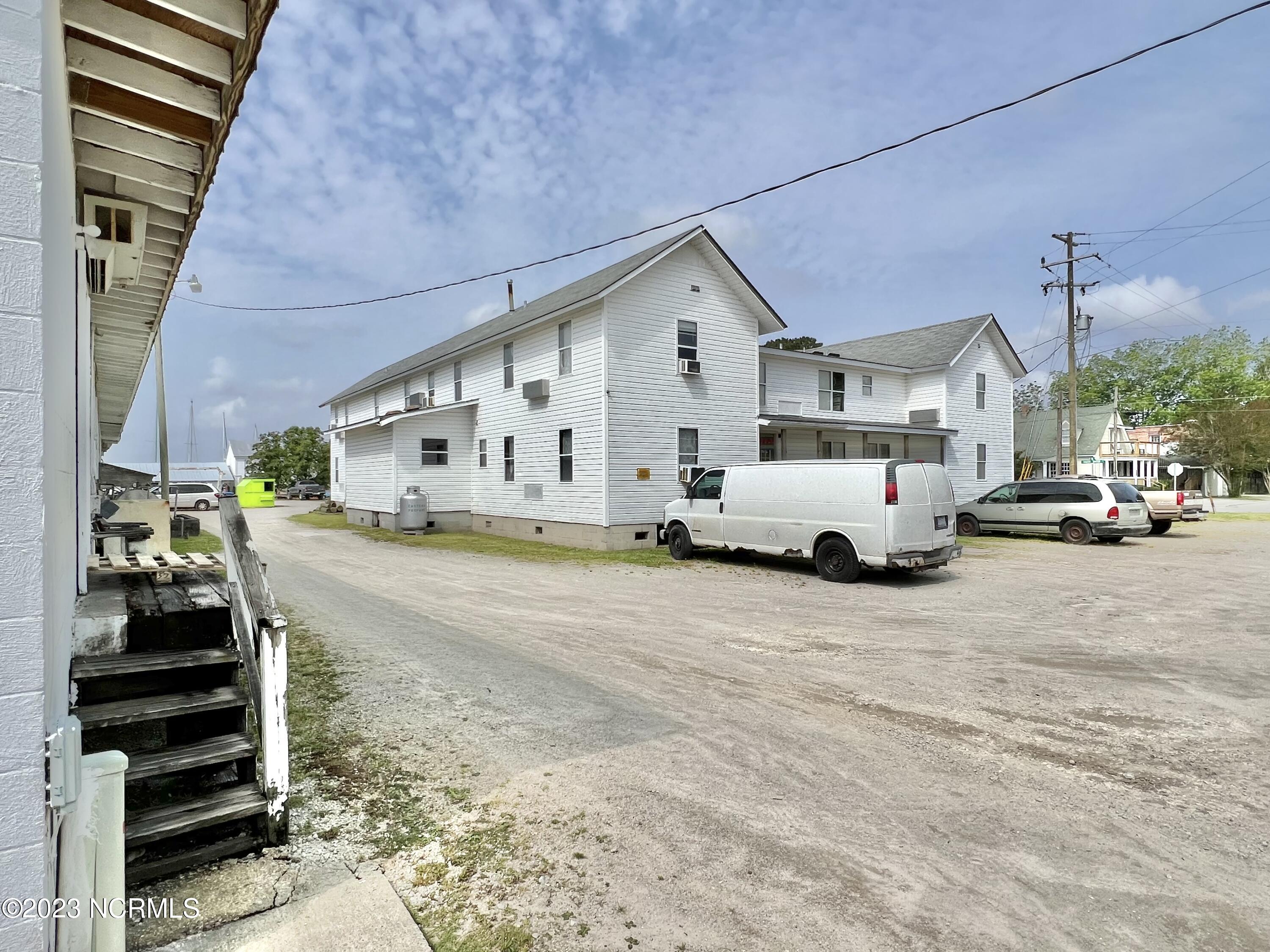 301 Hodges Street Property Photo 16