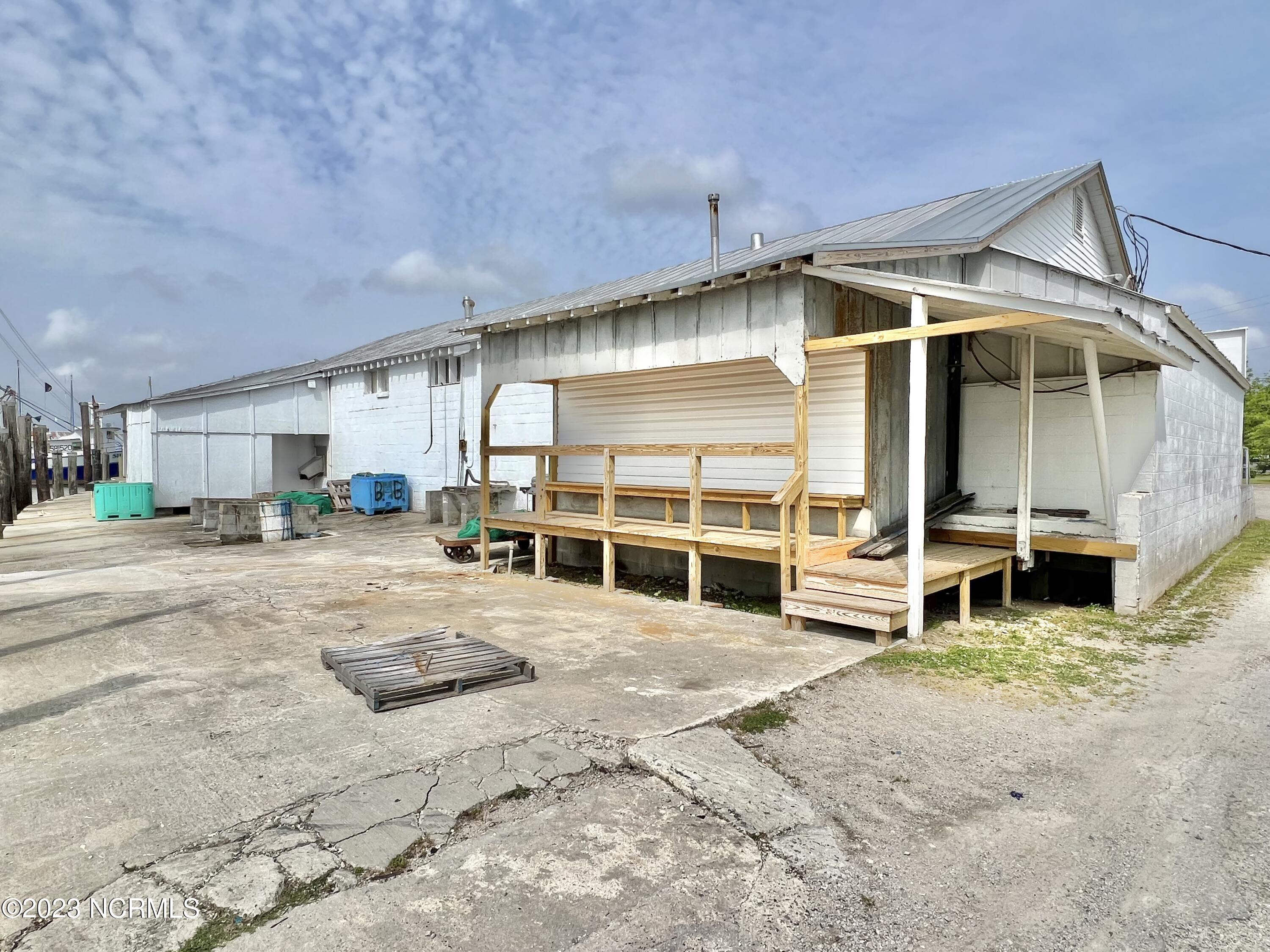 301 Hodges Street Property Photo 17