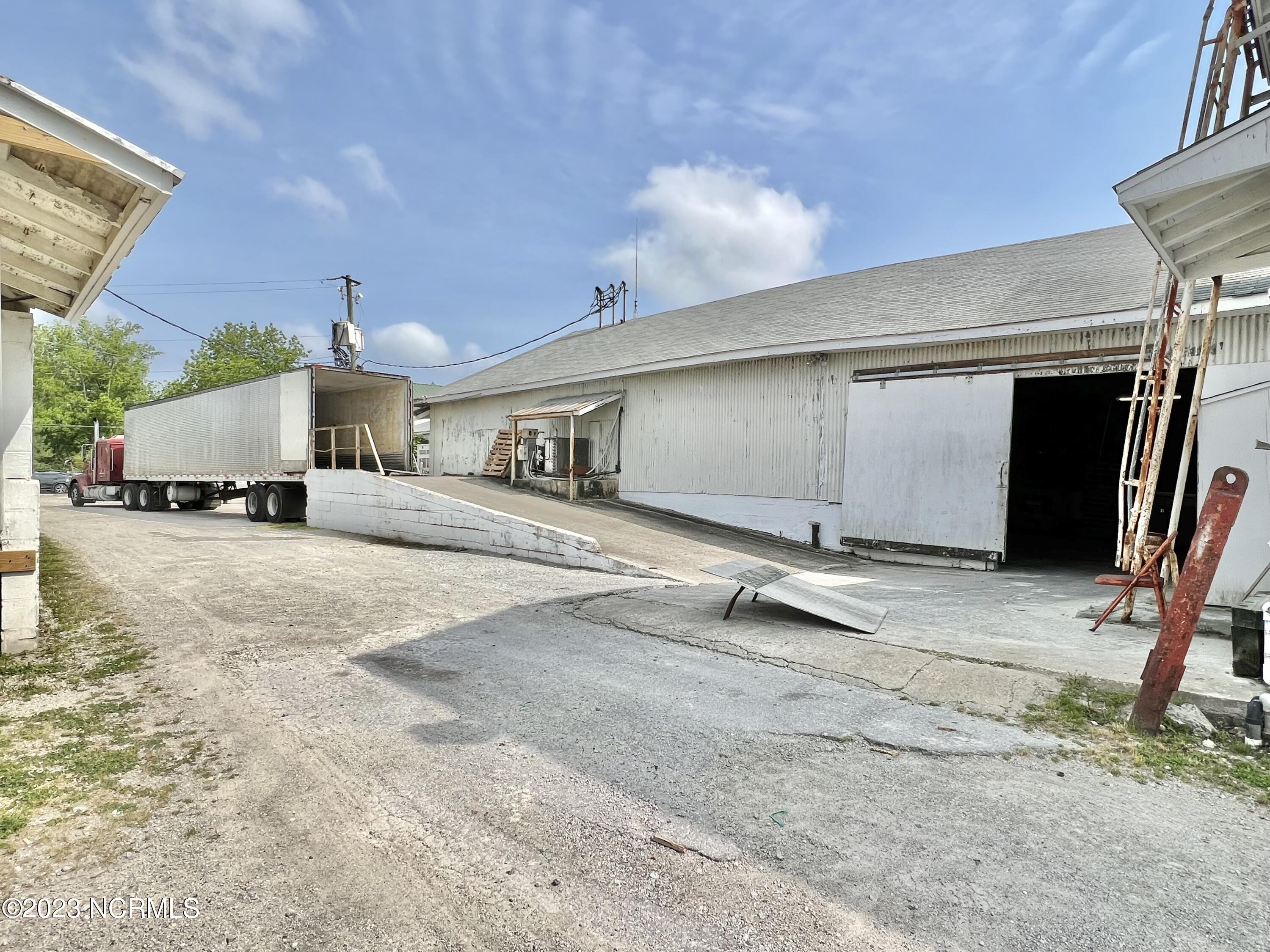 301 Hodges Street Property Photo 21