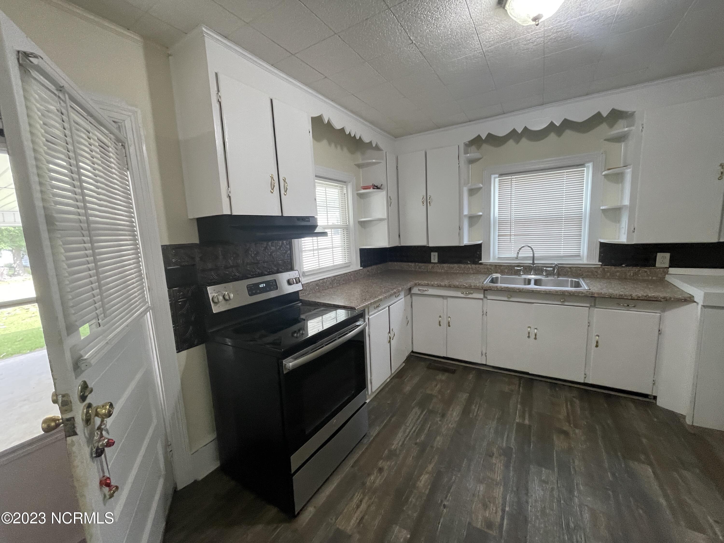 100 Shields Street Property Photo 17
