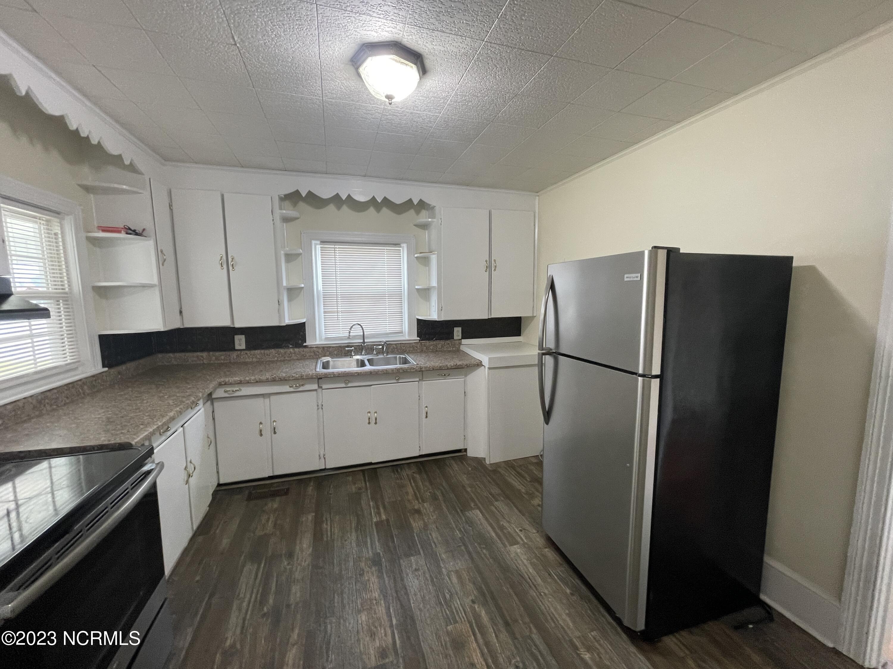 100 Shields Street Property Photo 18