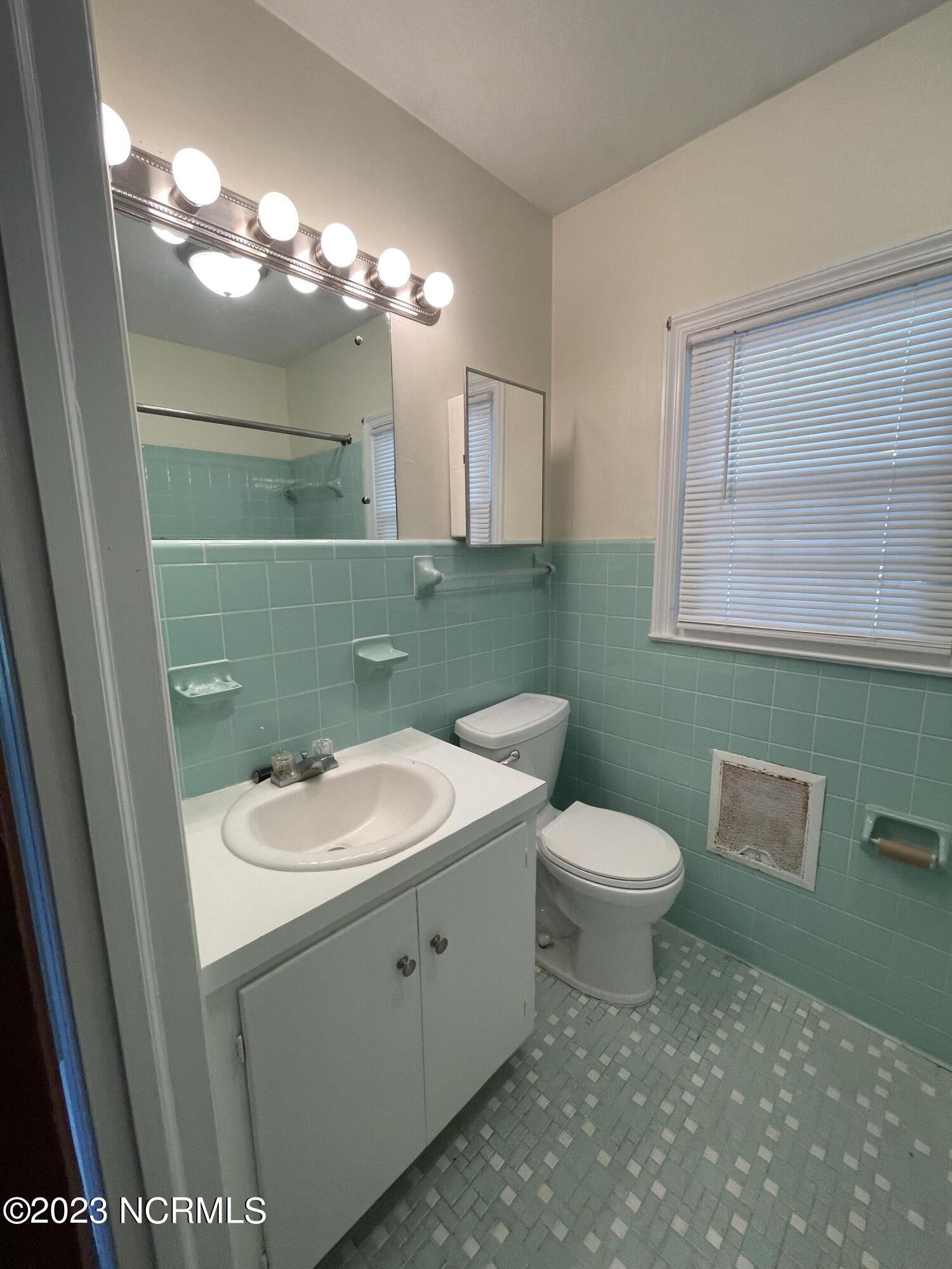100 Shields Street Property Photo 22