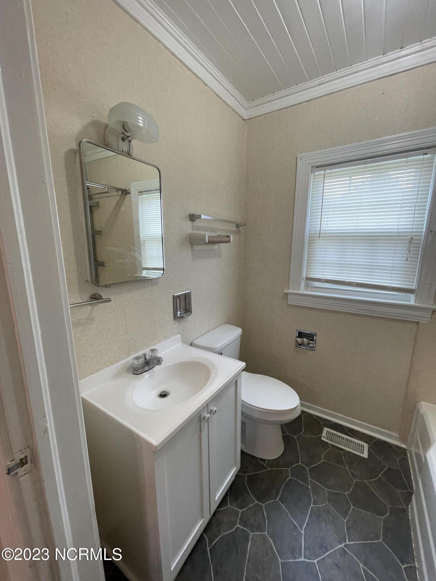 100 Shields Street Property Photo 24