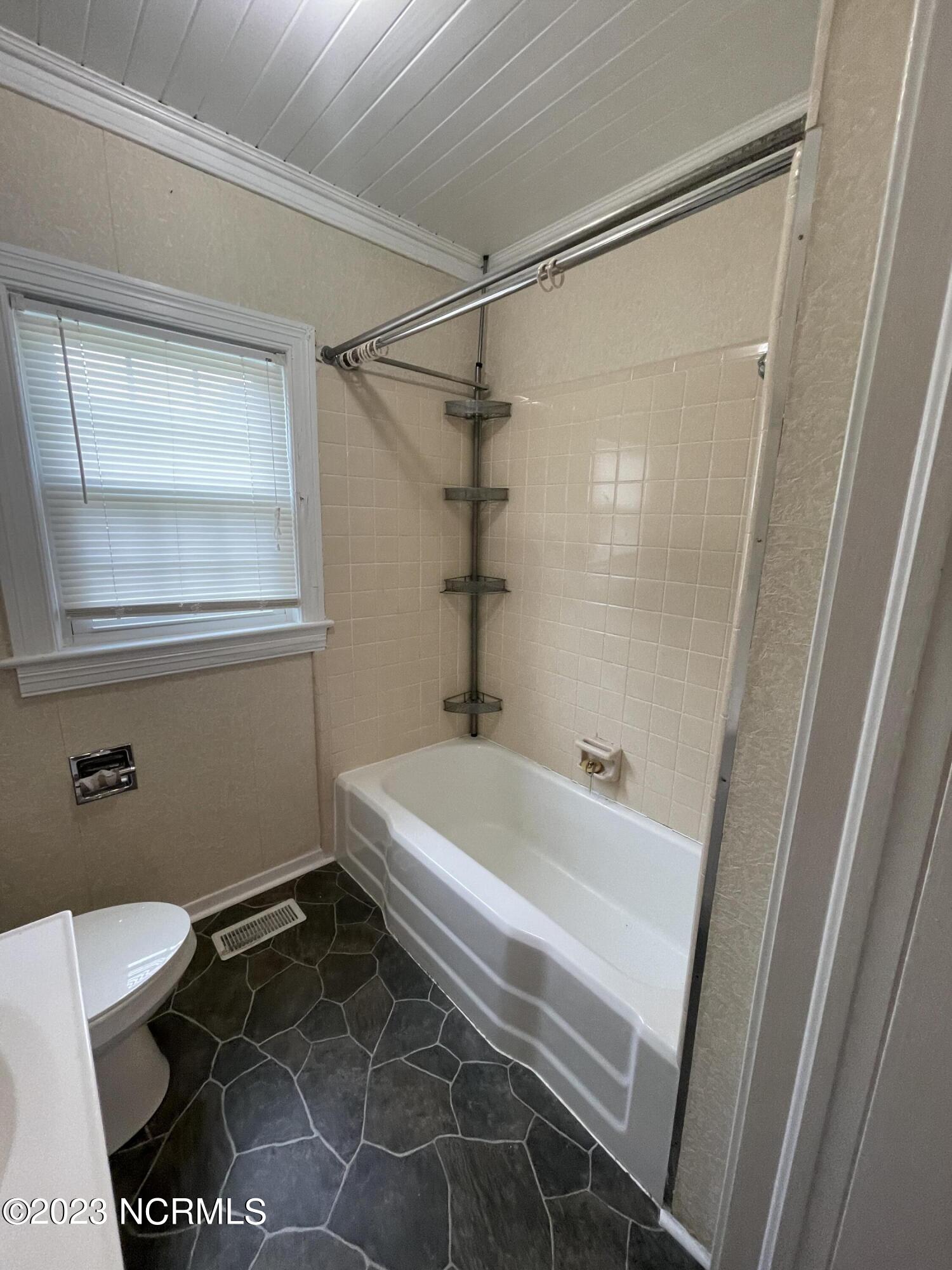 100 Shields Street Property Photo 25