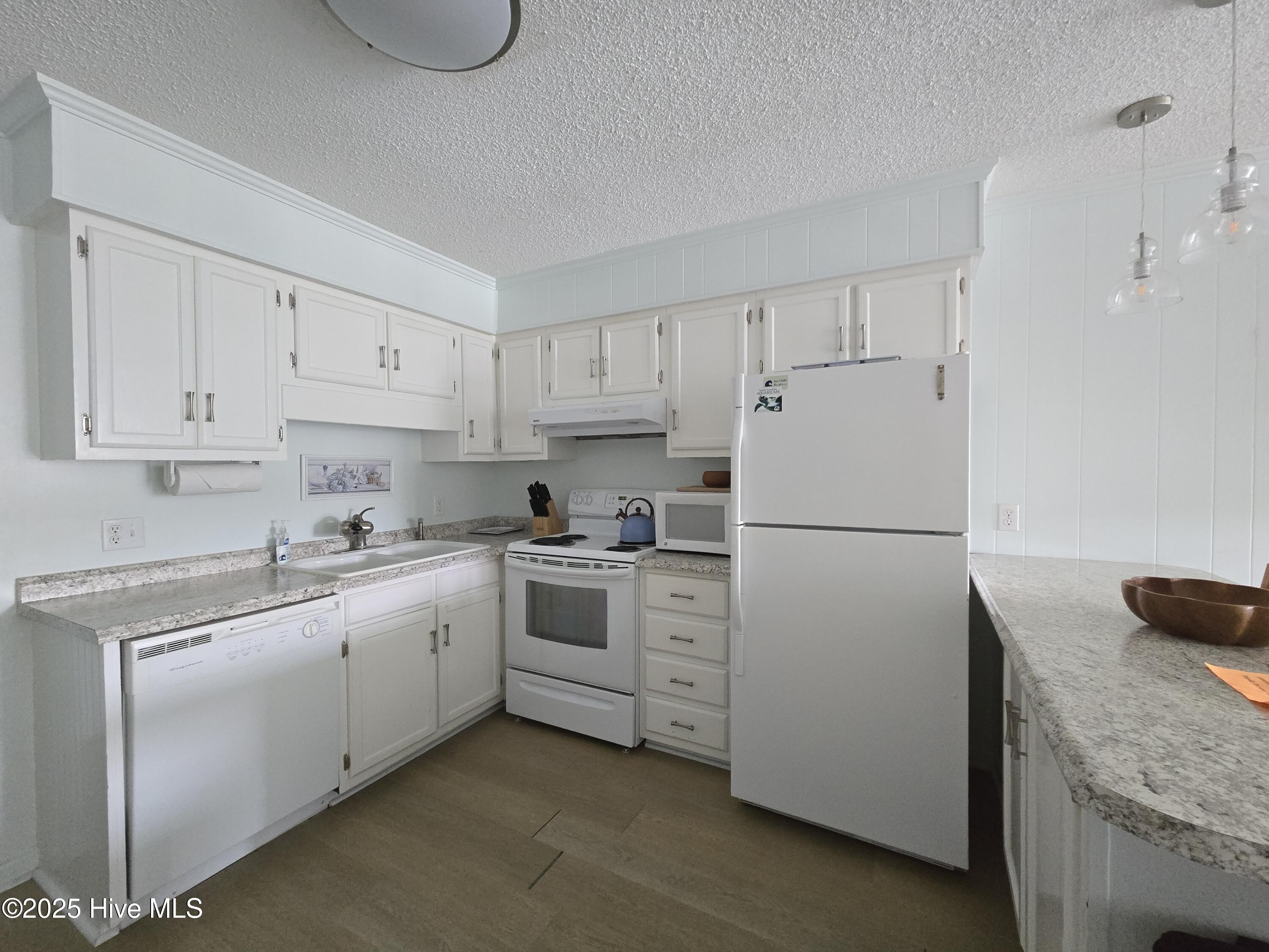 301 Commerce Way E 104 Property Photo 6