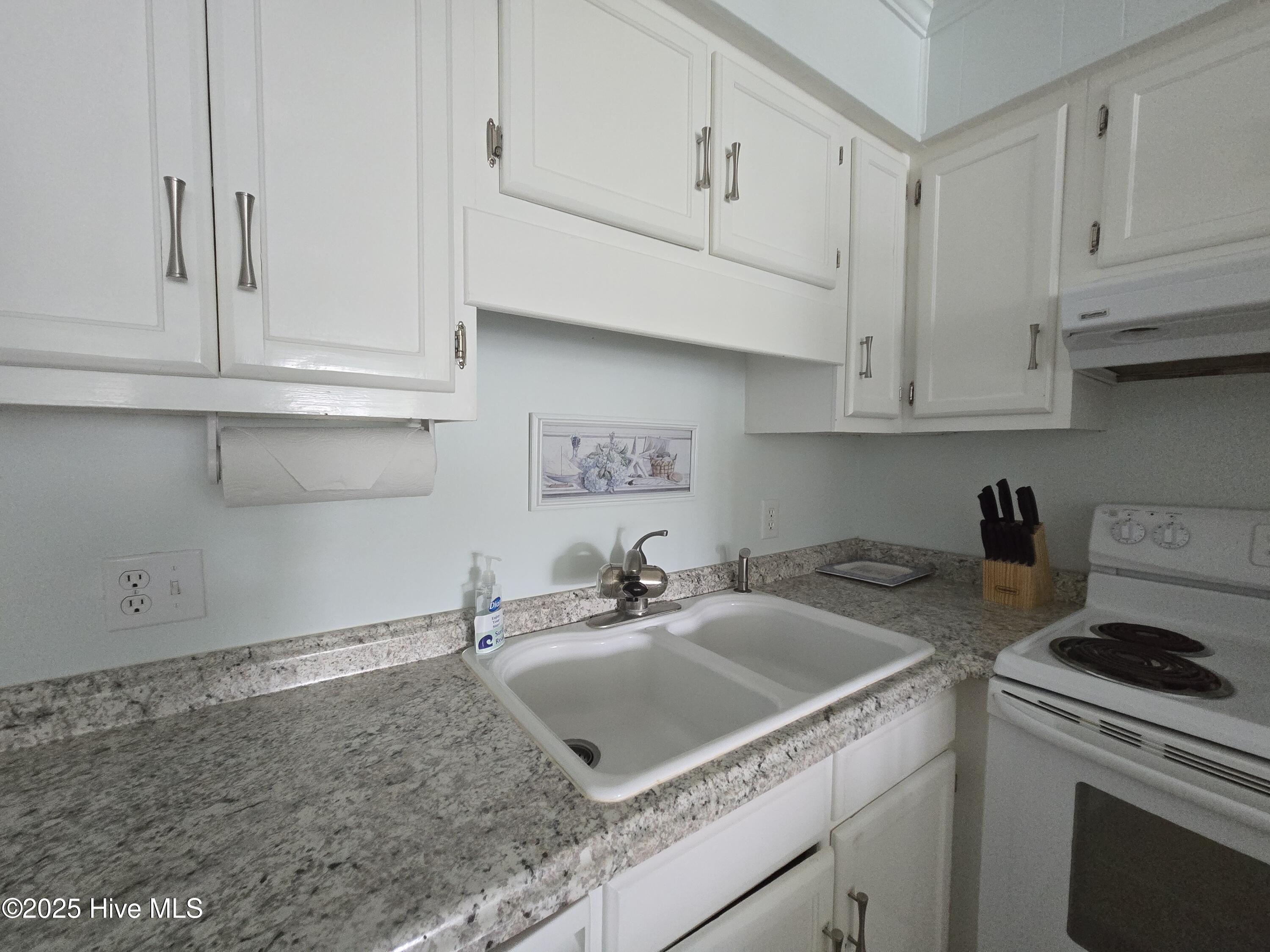 301 Commerce Way E 104 Property Photo 9