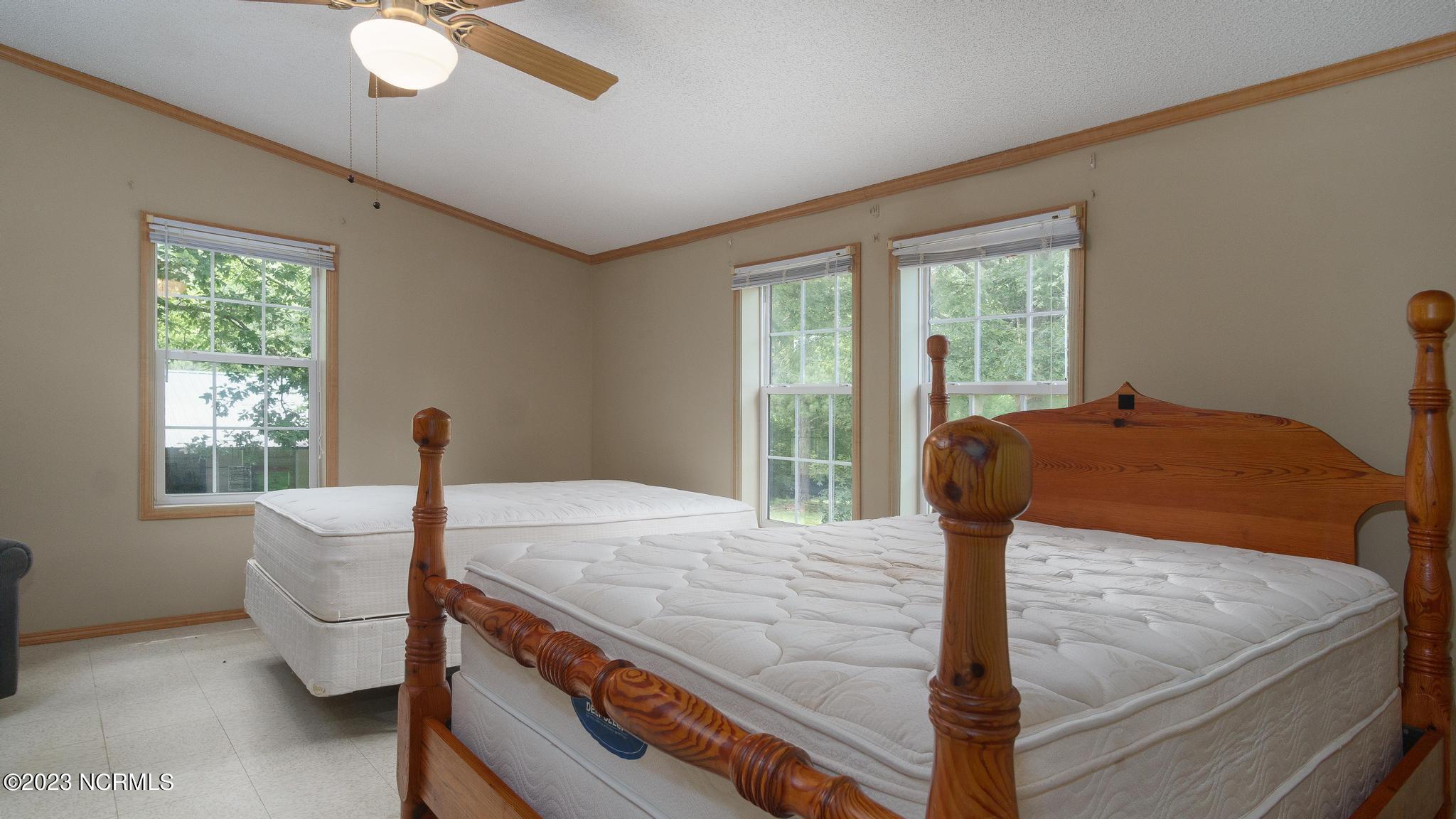 472 Eaton Ferry Road Property Photo 8