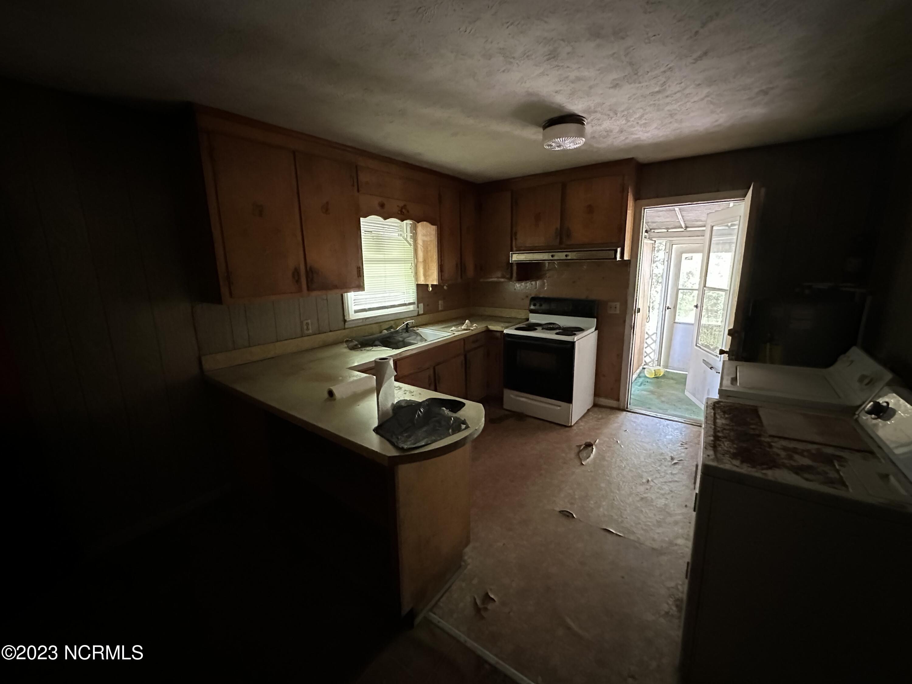 311 W Gibson Avenue Property Photo 3