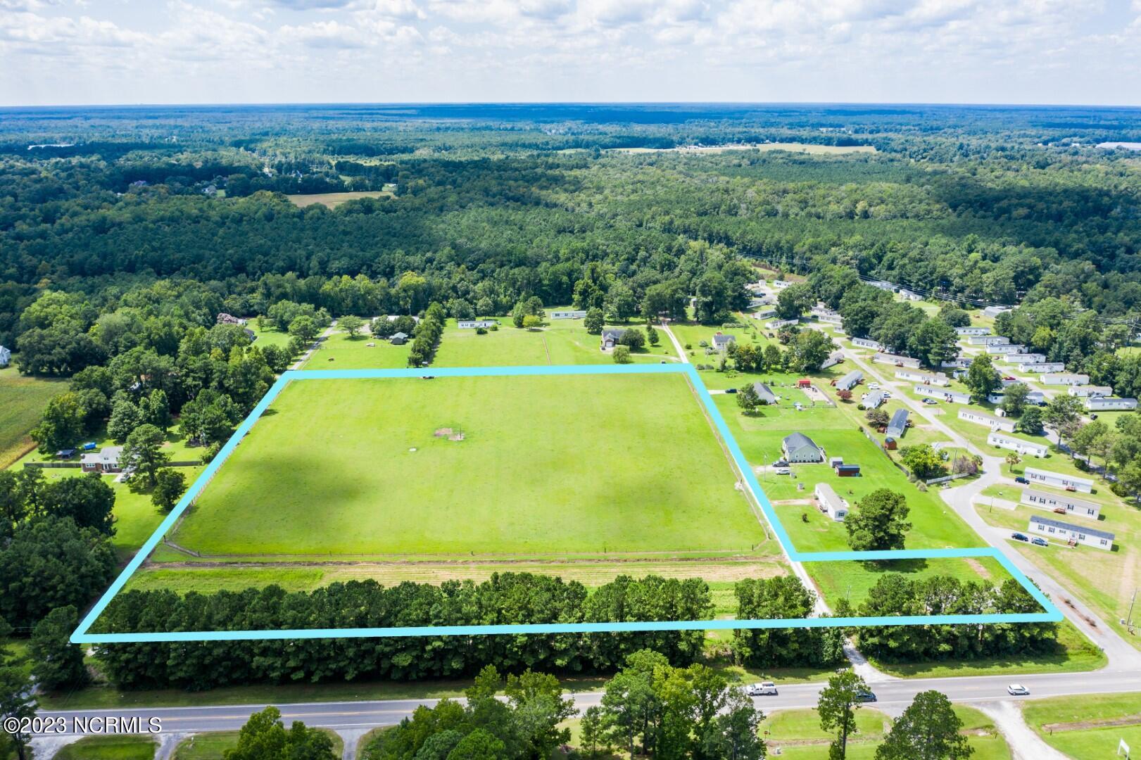 117 Highway & Oaks Plantation Property Photo 1