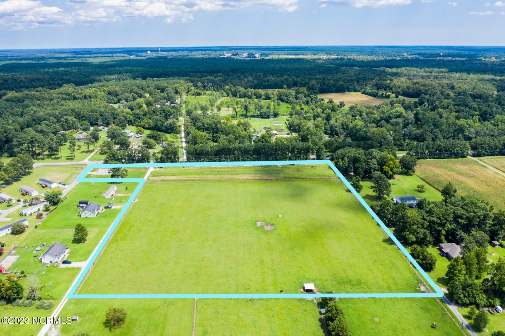 117 Highway & Oaks Plantation Property Photo 8