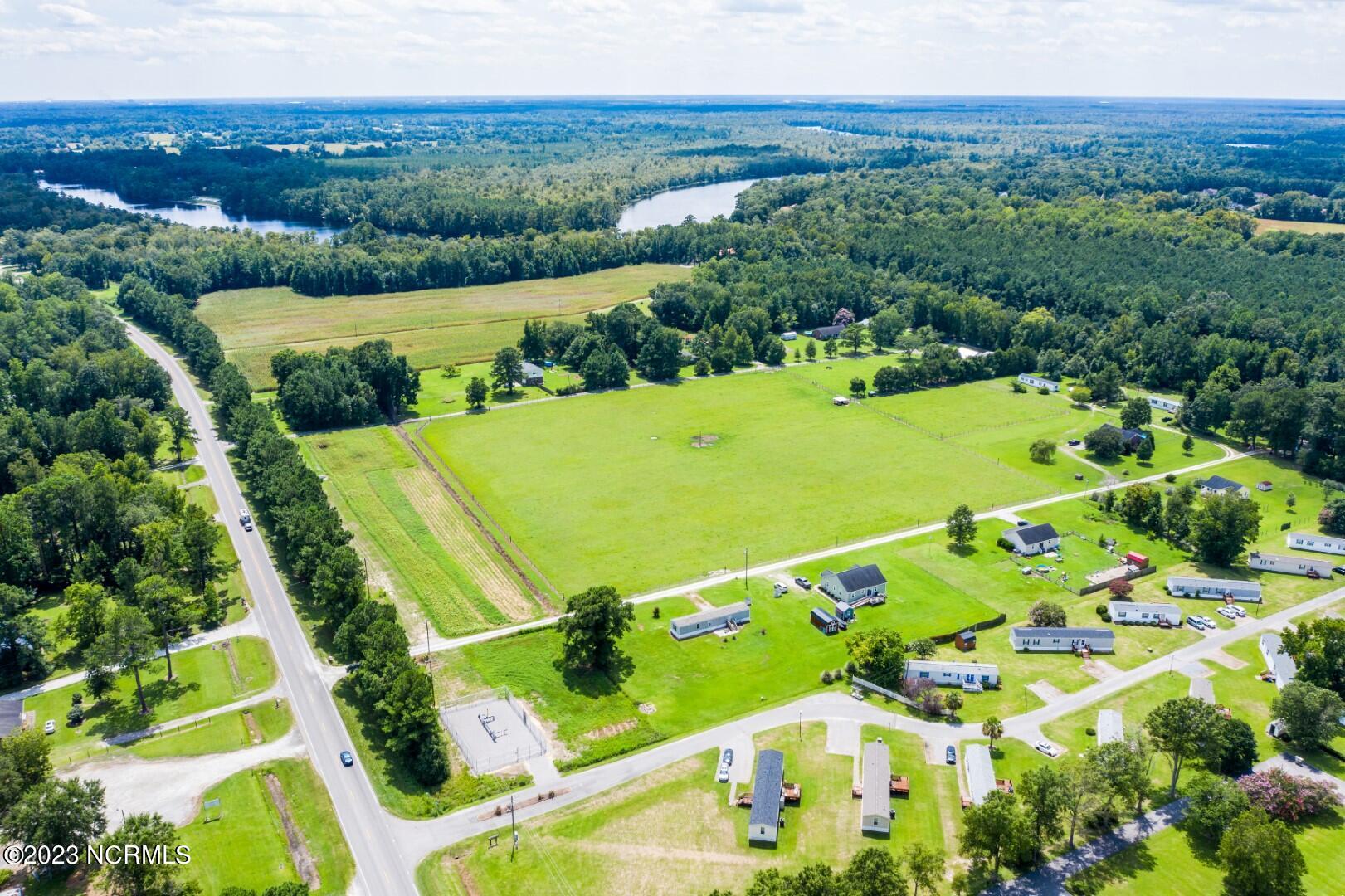 117 Highway & Oaks Plantation Property Photo 13