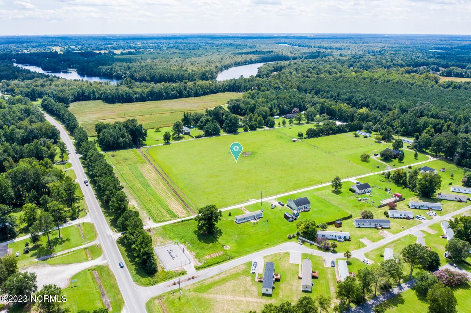 117 Highway & Oaks Plantation Property Photo 14
