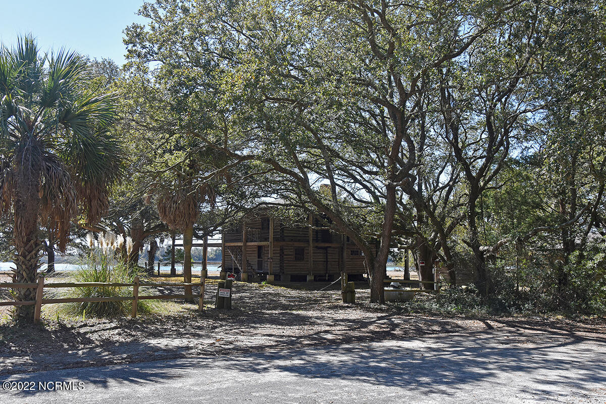 3819 Windy Point Road Property Photo 2