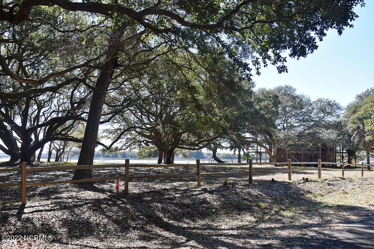 3819 Windy Point Road Property Photo 3