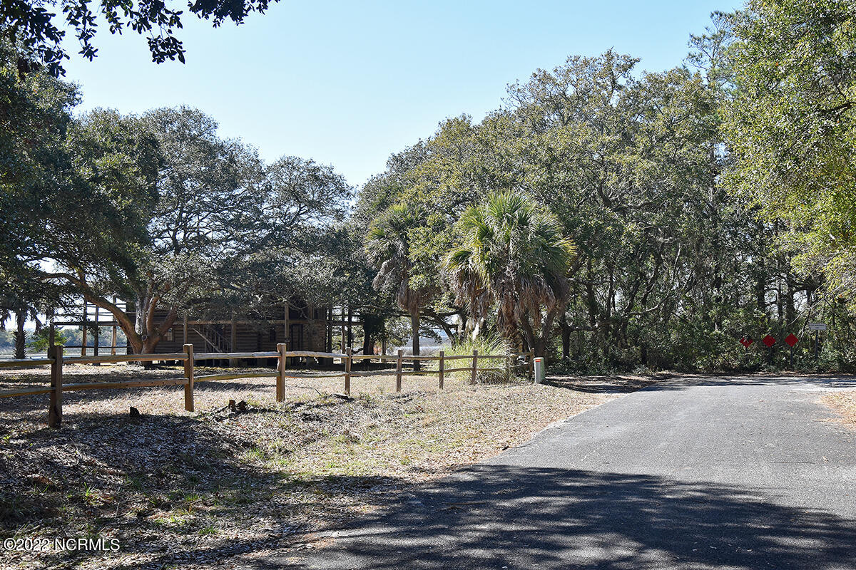 3819 Windy Point Road Property Photo 4