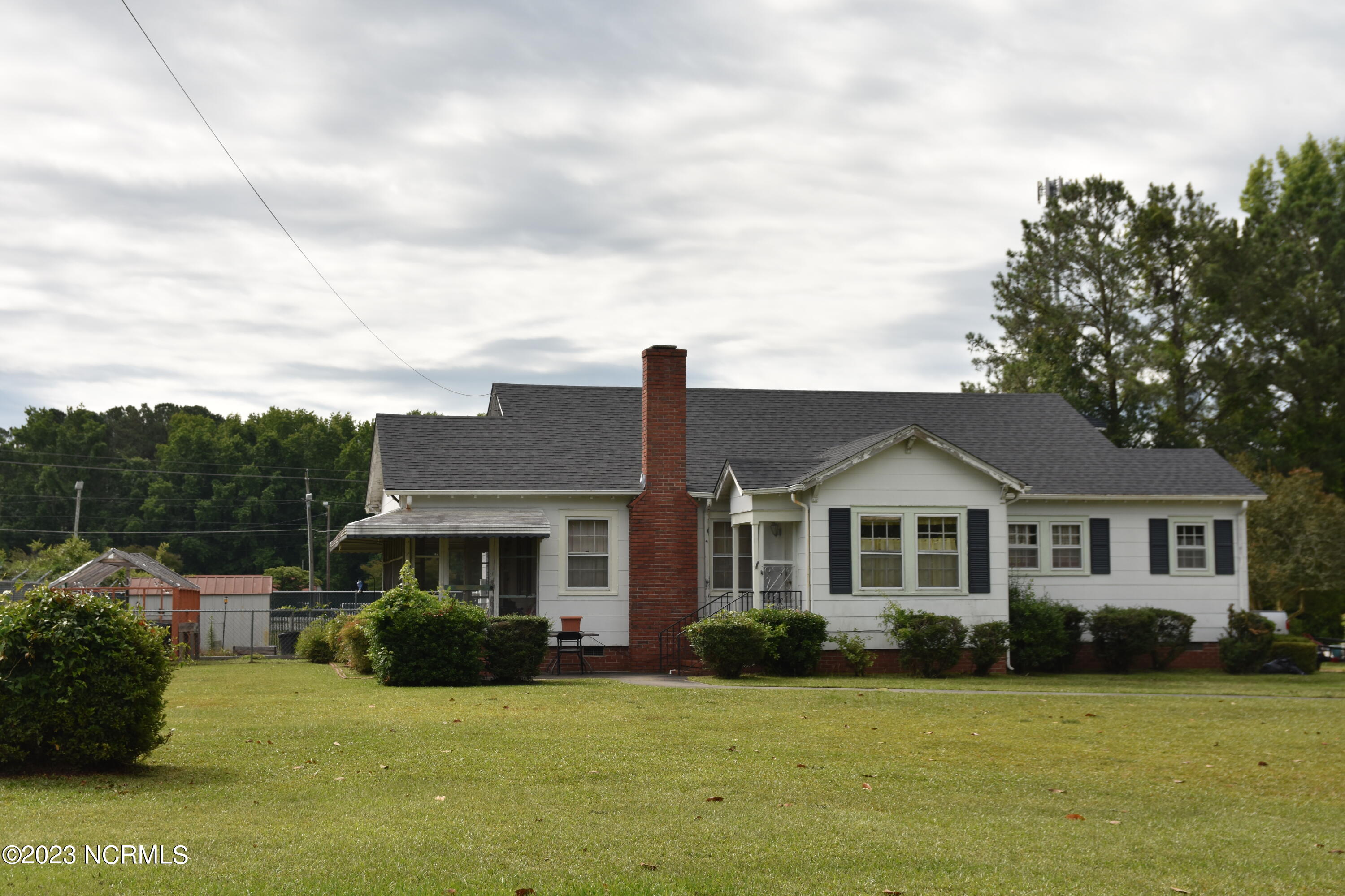 2600 E Ash Street Property Photo 4