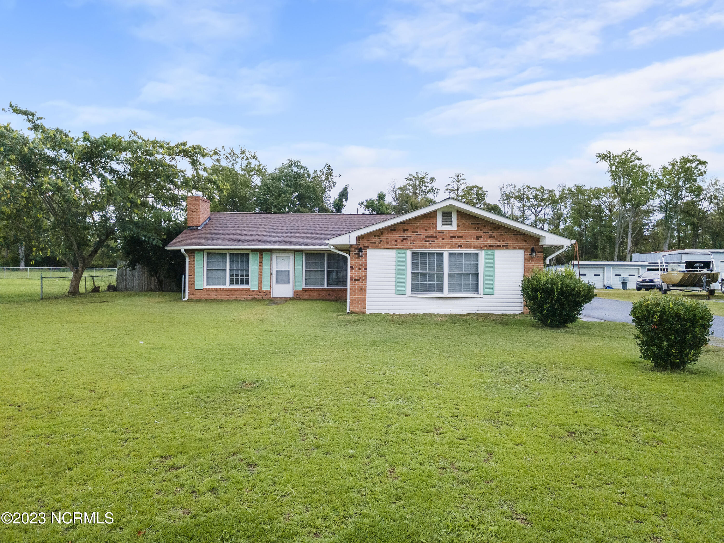 2389 Whichards Beach Road Property Photo 1