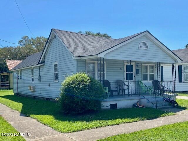 516 N Oakum Street Property Photo 2