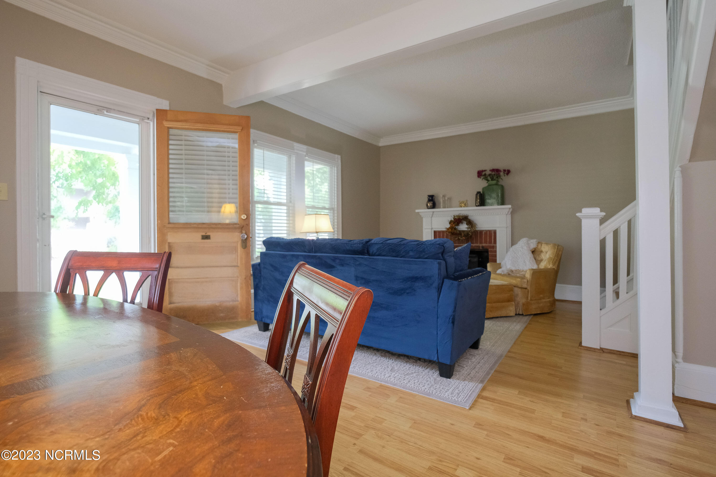111 S Oakum Street Property Photo 7