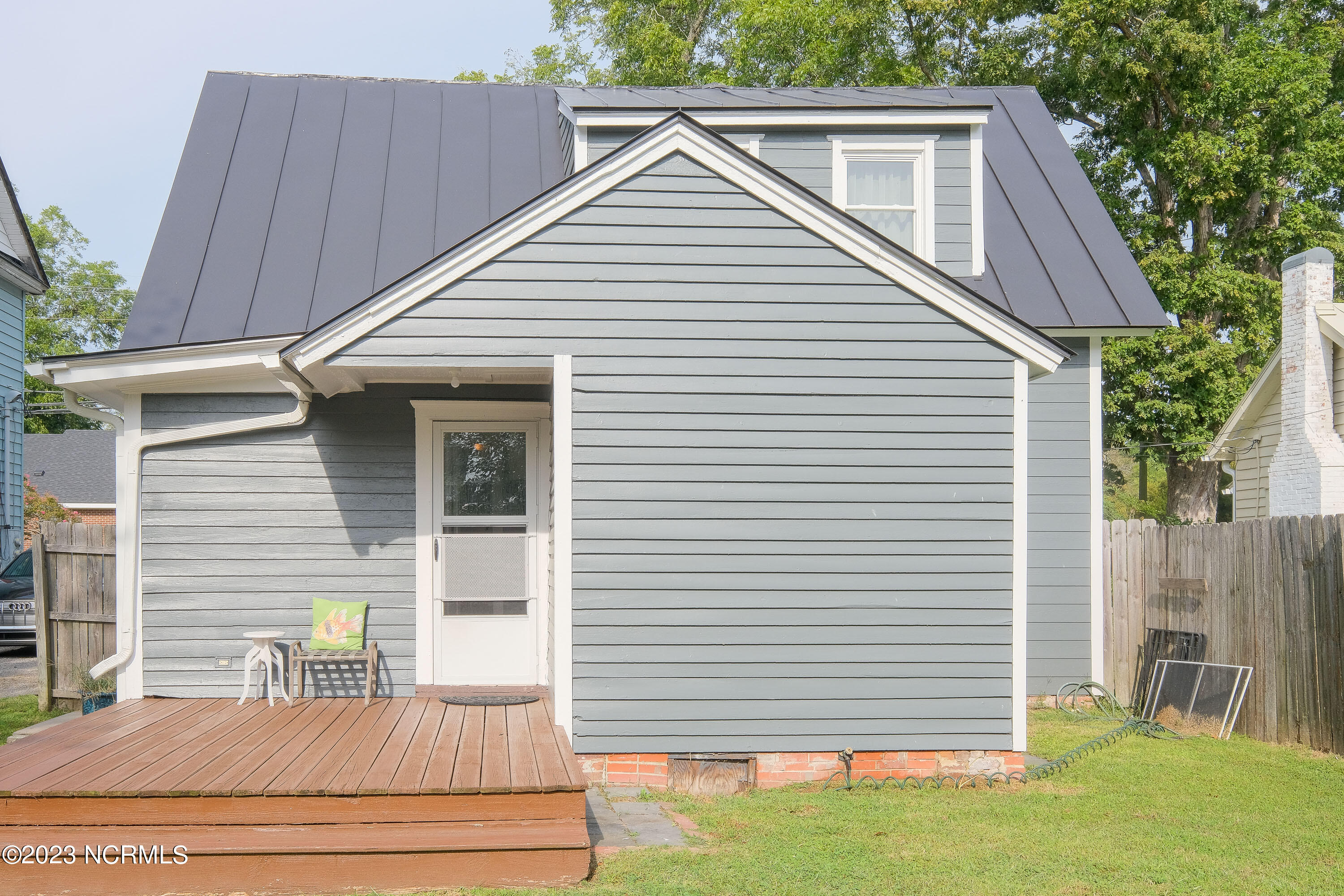 111 S Oakum Street Property Photo 30