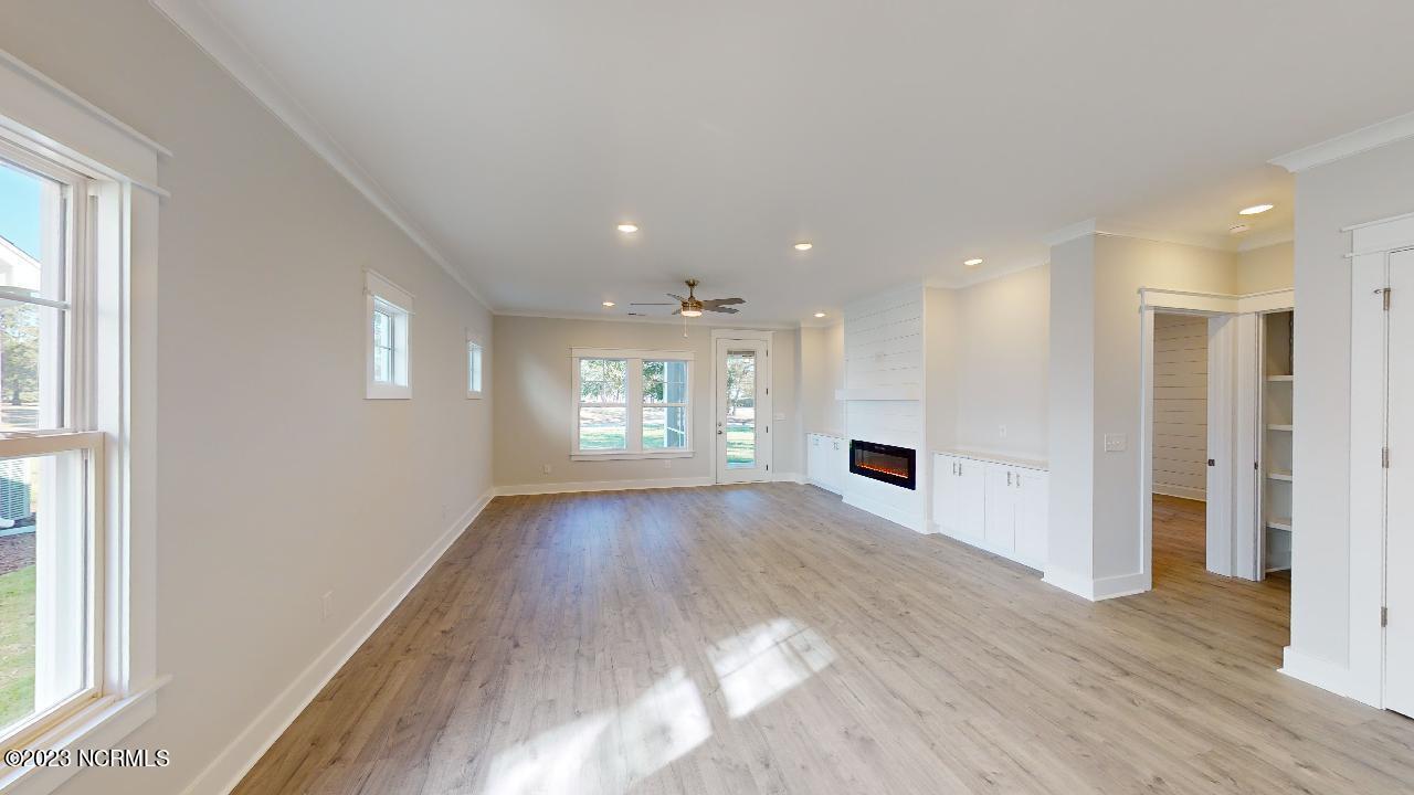 2090 Greenside Manor Drive L-39 Property Photo 8